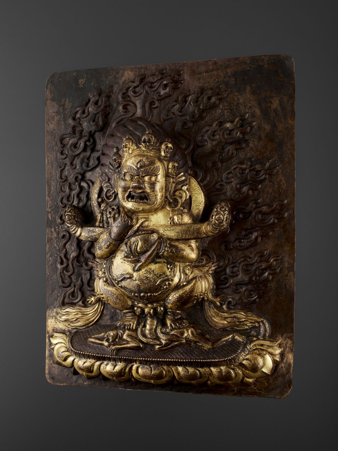A LARGE GILT-COPPER REPOUSSE RELIEF OF MAHAKALA, 18TH-19TH CENTURY - Image 6 of 8