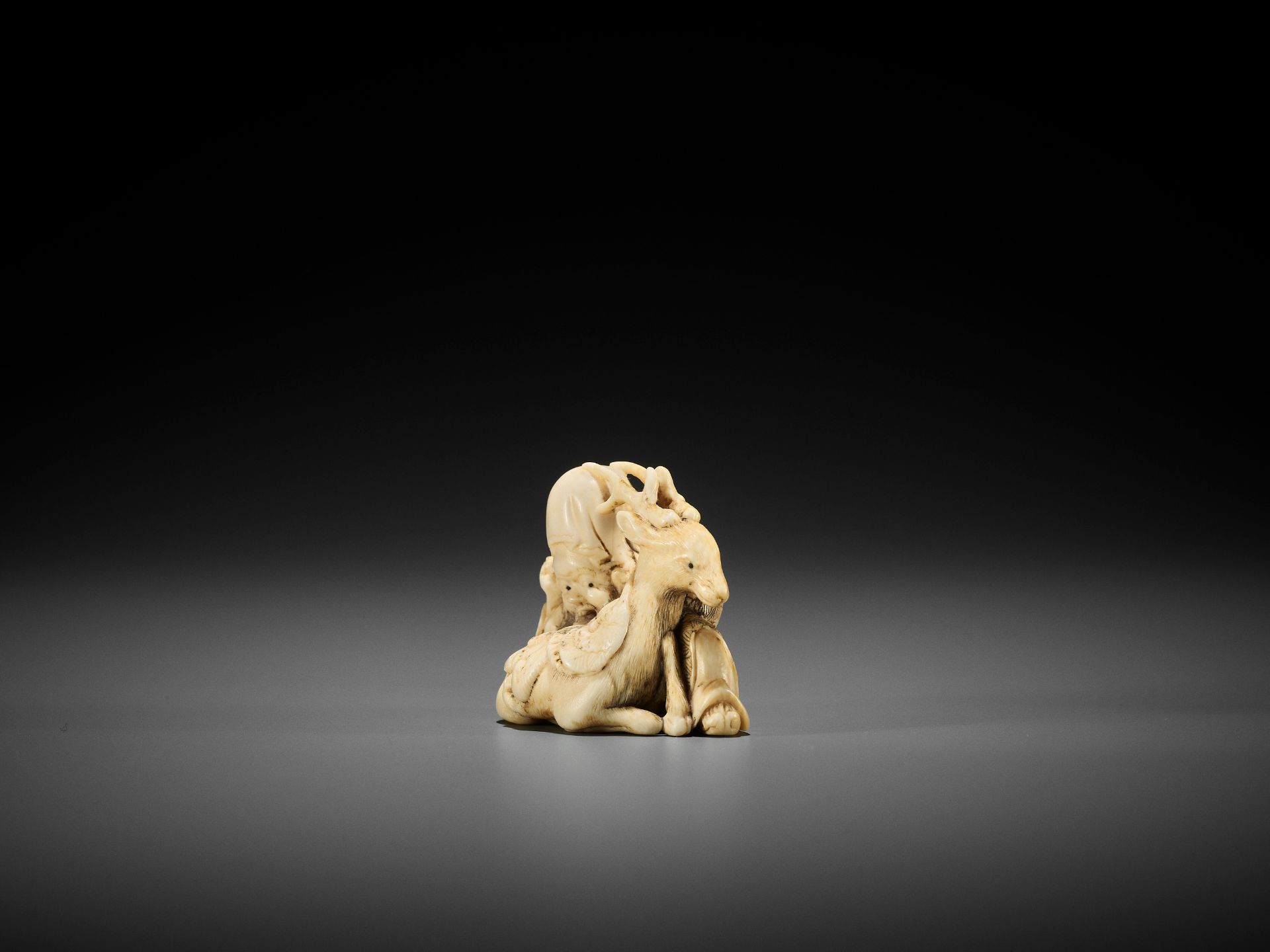 YOSHITOMO: AN IVORY NETSUKE OF JUROJIN AND DEER - Image 4 of 9