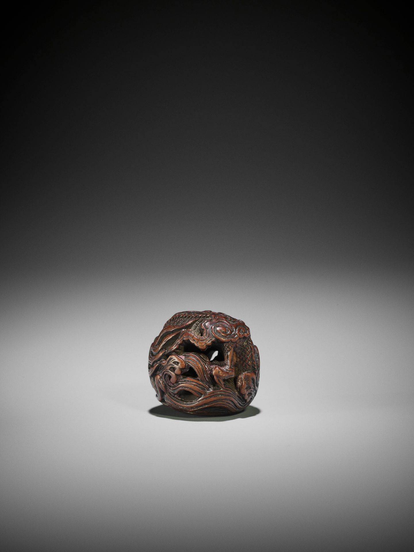 A POWERFUL WOOD NETSUKE OF A COILED DRAGON - Image 3 of 8