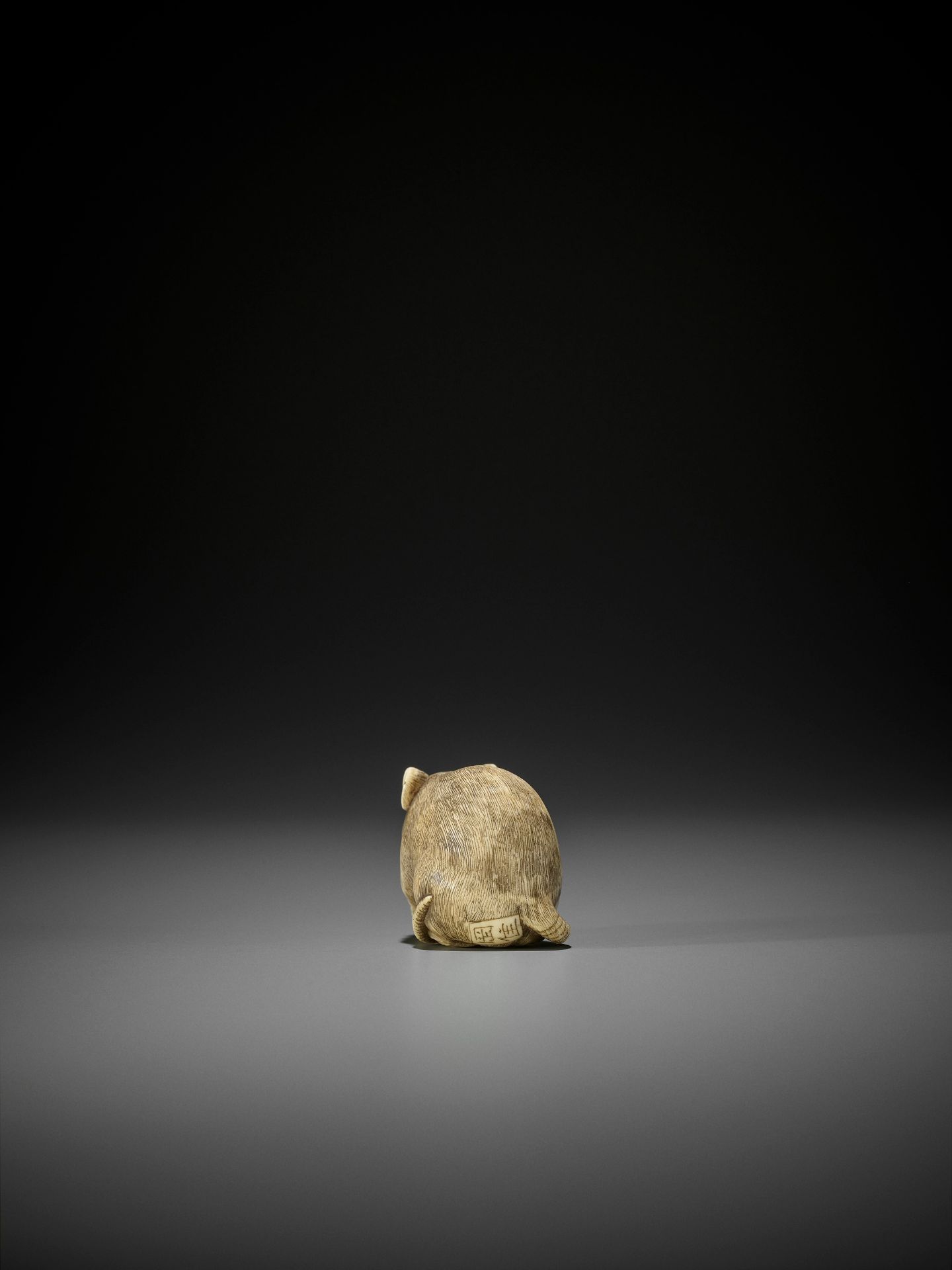 OKATORI: A SUPERB IVORY NETSUKE OF A RAT EATING A CANDLE - Image 8 of 13