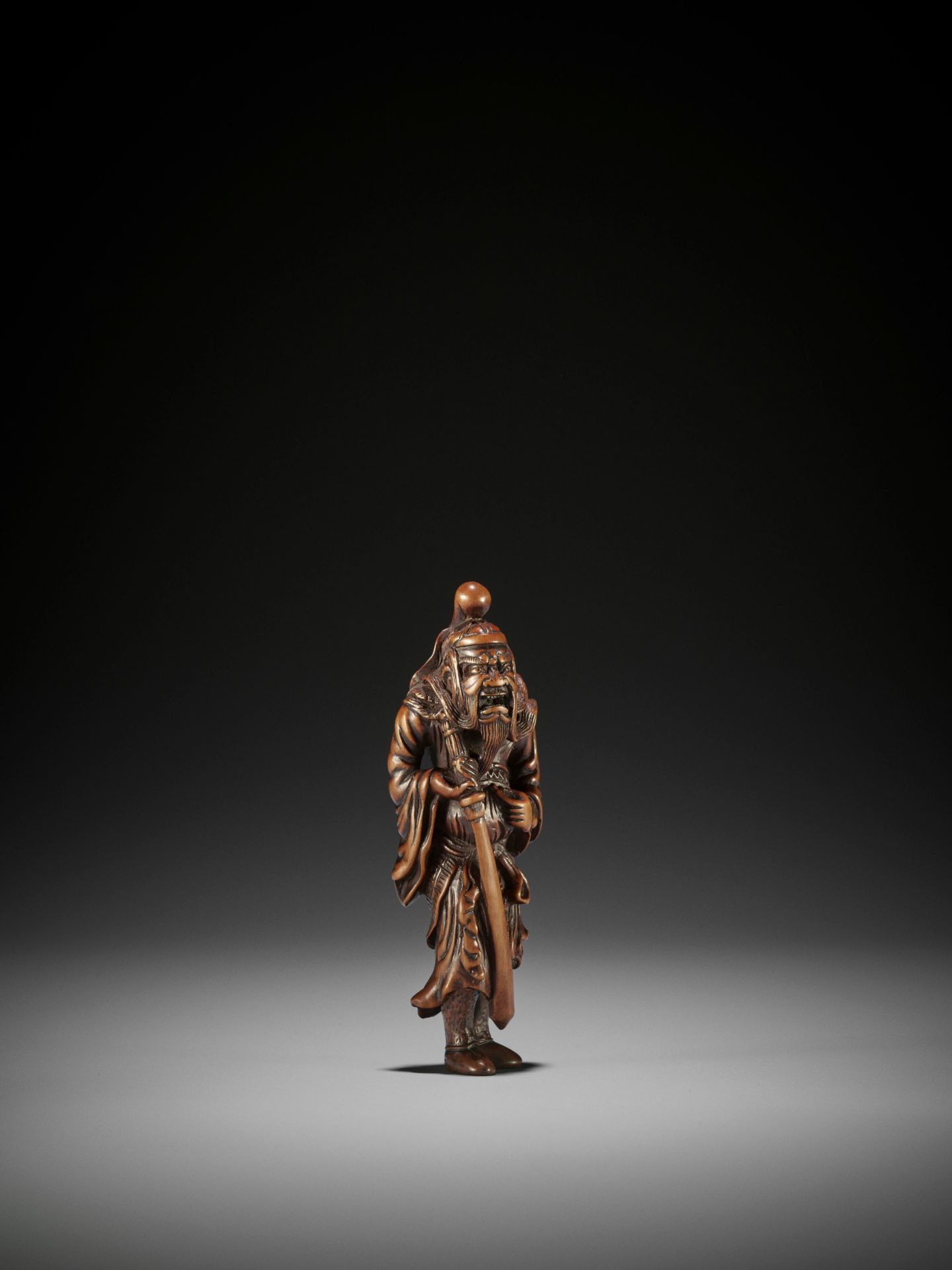 A SUPERB AND TALL WOOD NETSUKE OF SHOKI - Image 5 of 8