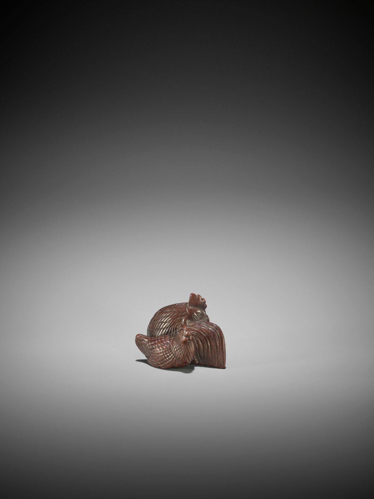 A SUPERB WOOD NETSUKE OF A COCKEREL AND HEN - Image 7 of 12