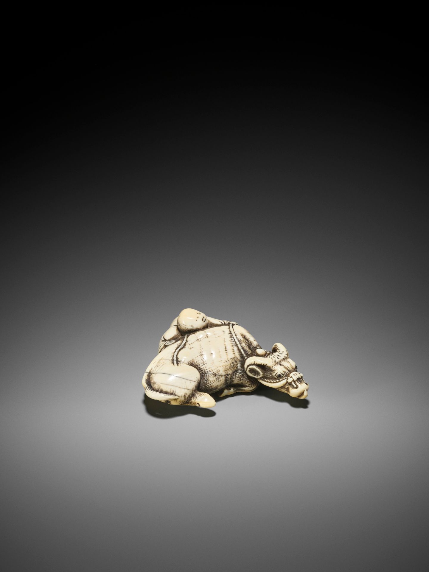 RISUKE GARAKU: AN IVORY NETSUKE OF AN OX AND HERDBOY - Image 3 of 10