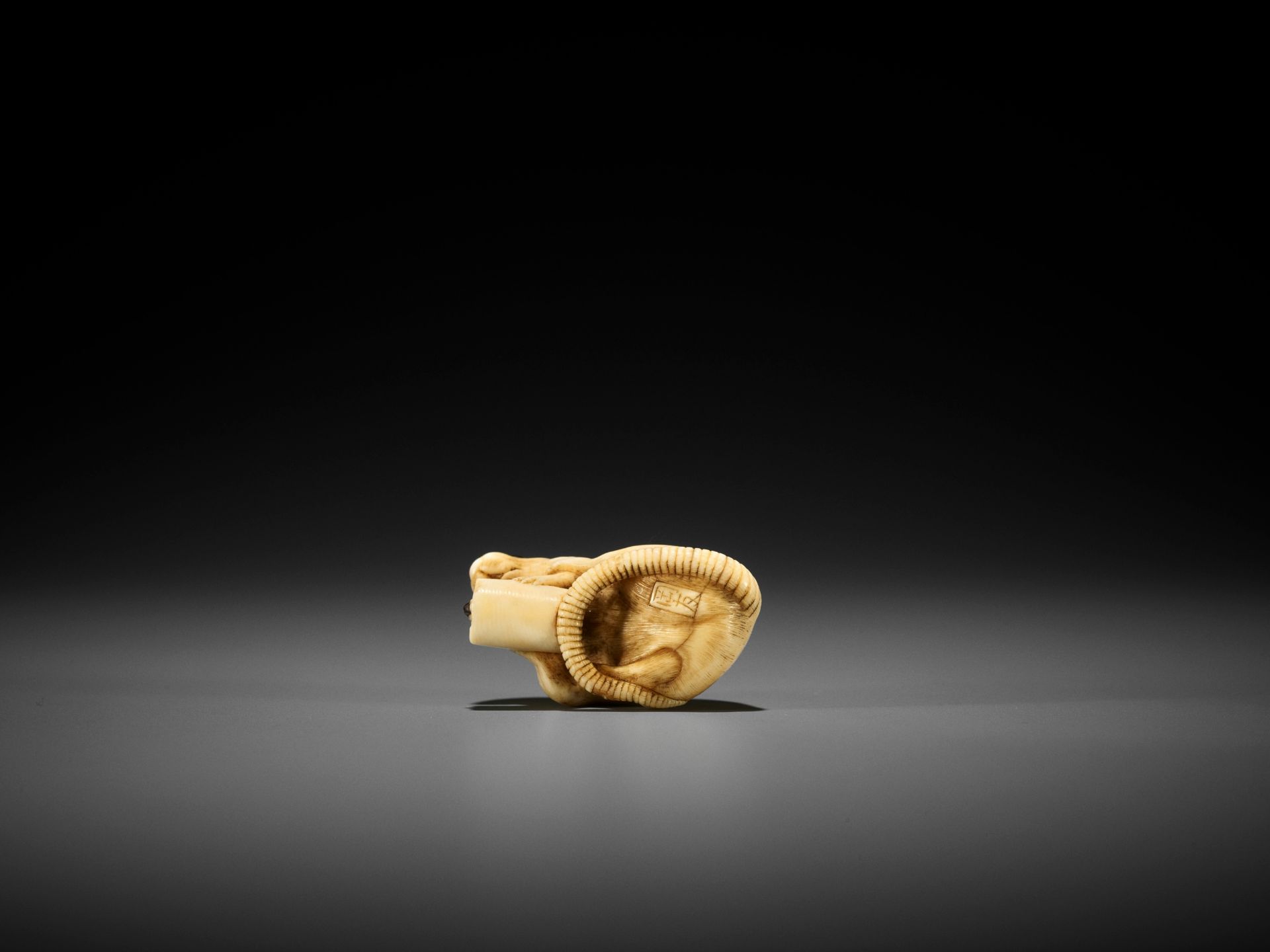 OKATOMO: A FINE IVORY NETSUKE OF A RAT WITH CANDLE - Image 10 of 11