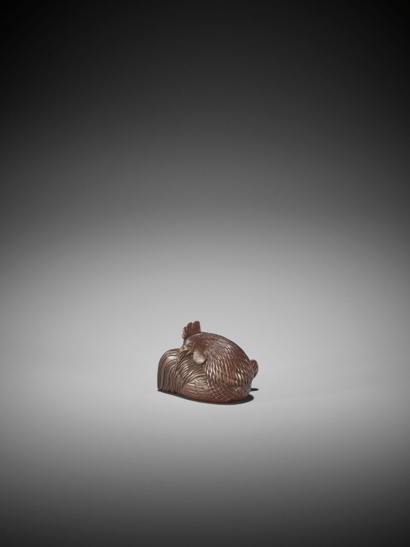 A SUPERB WOOD NETSUKE OF A COCKEREL AND HEN - Image 5 of 12