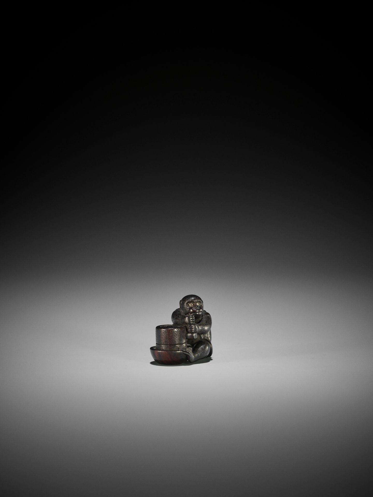 OKATOMO: A RARE SHITAN WOOD NETSUKE OF A MONKEY - Image 3 of 9