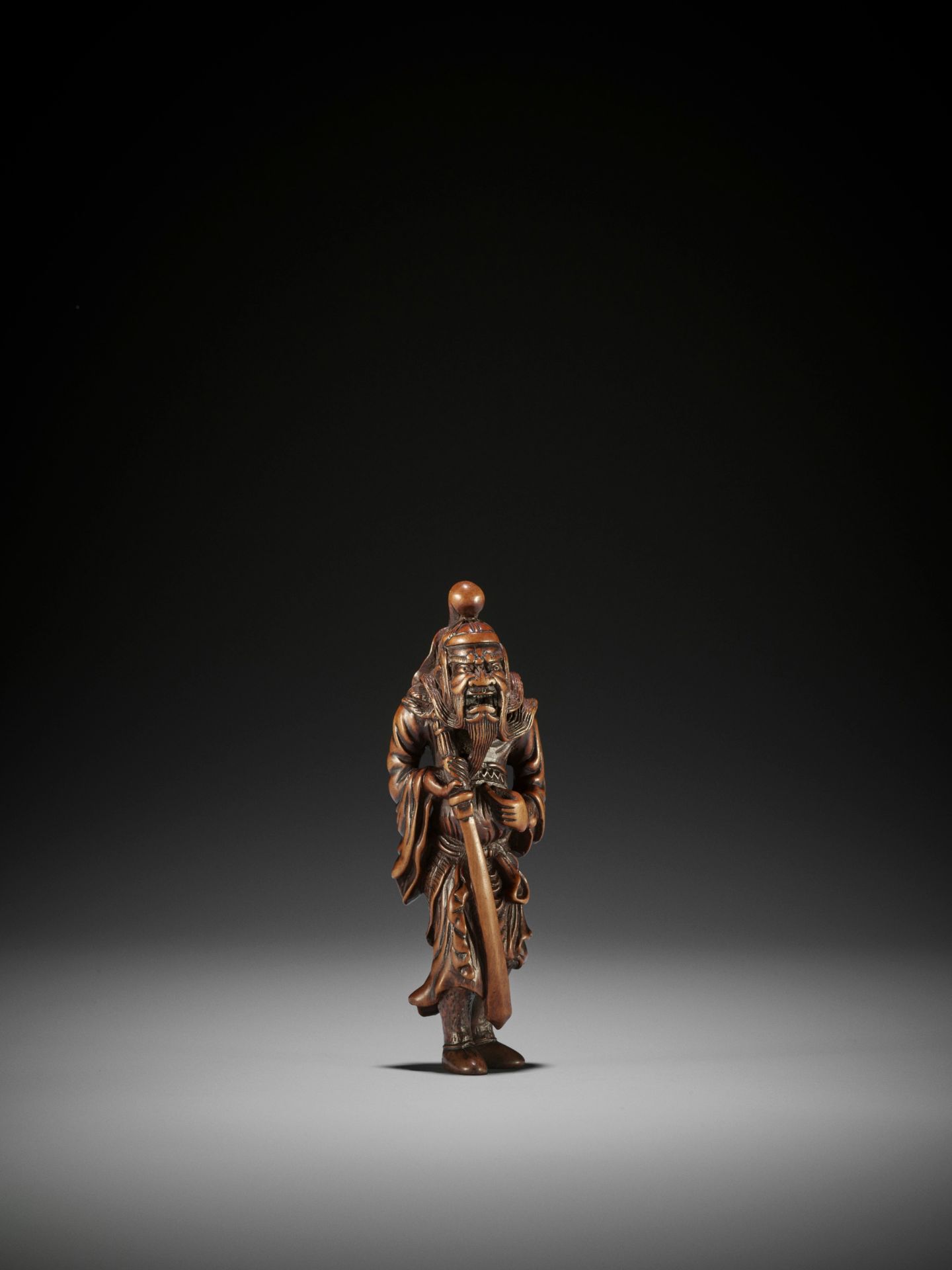 A SUPERB AND TALL WOOD NETSUKE OF SHOKI - Image 4 of 8