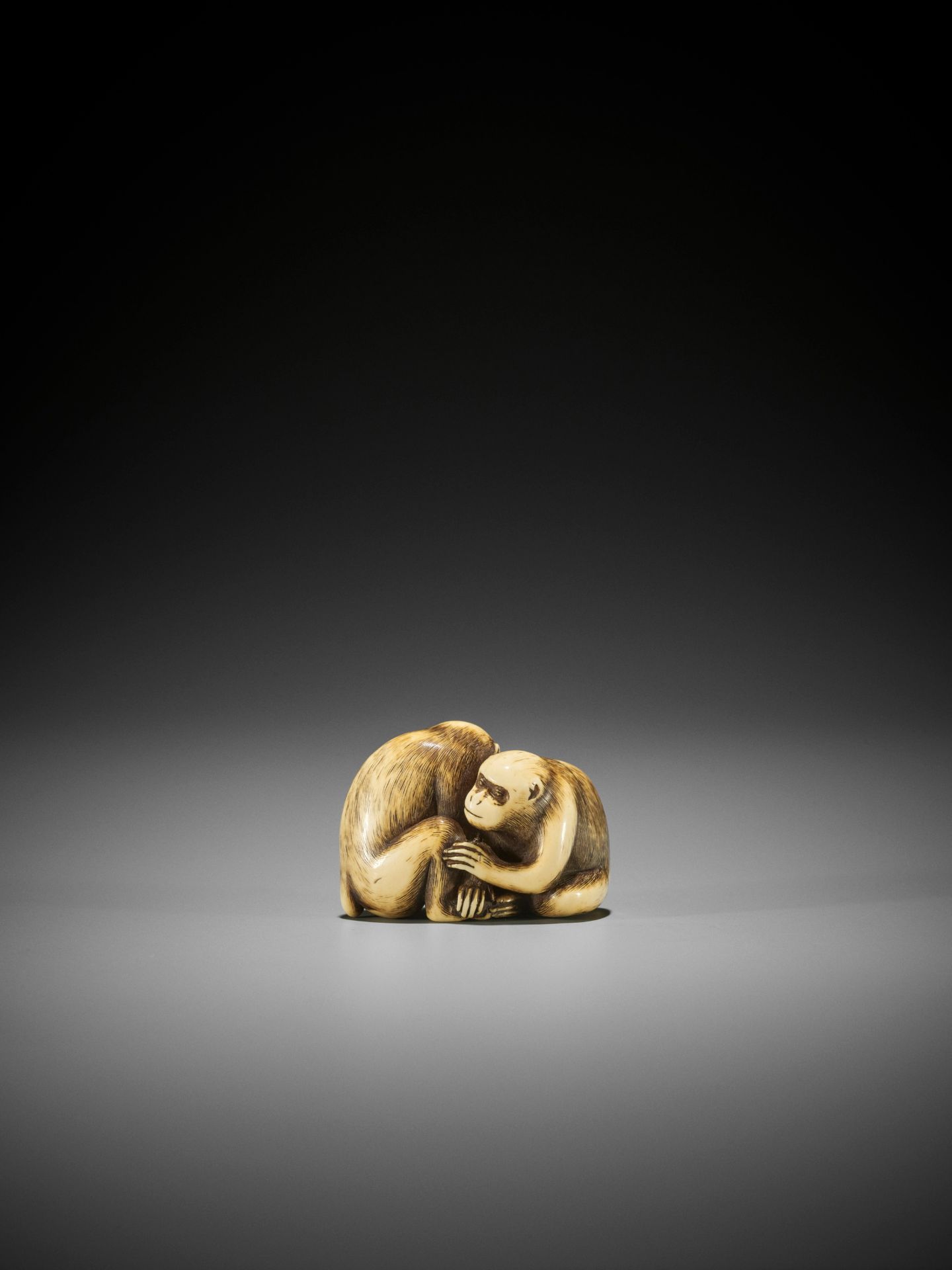 OKAKOTO: A SUPERB IVORY NETSUKE OF TWO MONKEYS - Image 11 of 19