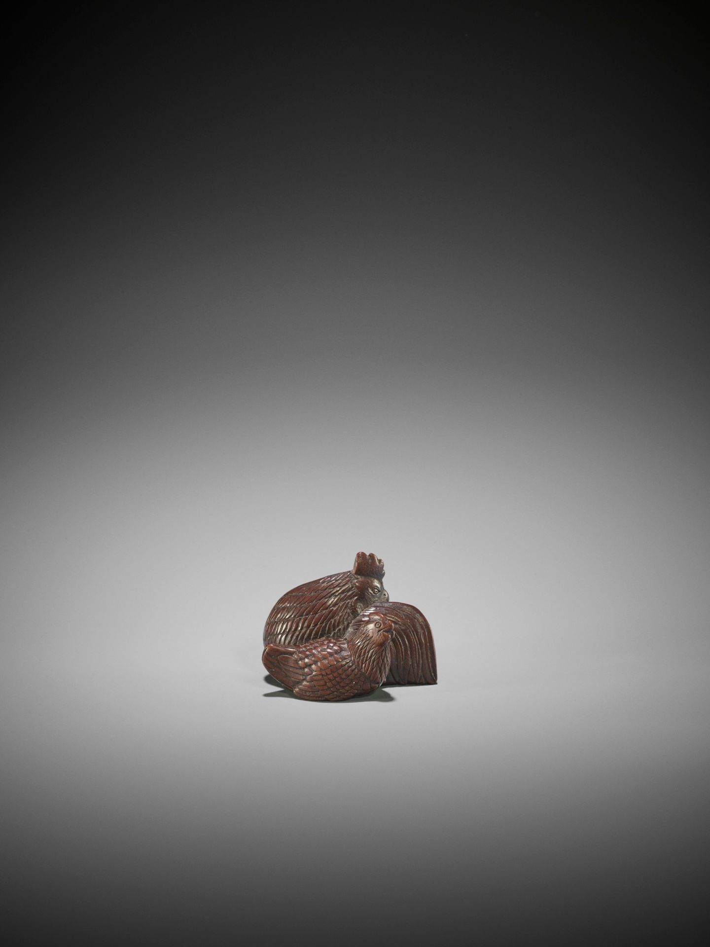A SUPERB WOOD NETSUKE OF A COCKEREL AND HEN - Image 2 of 12