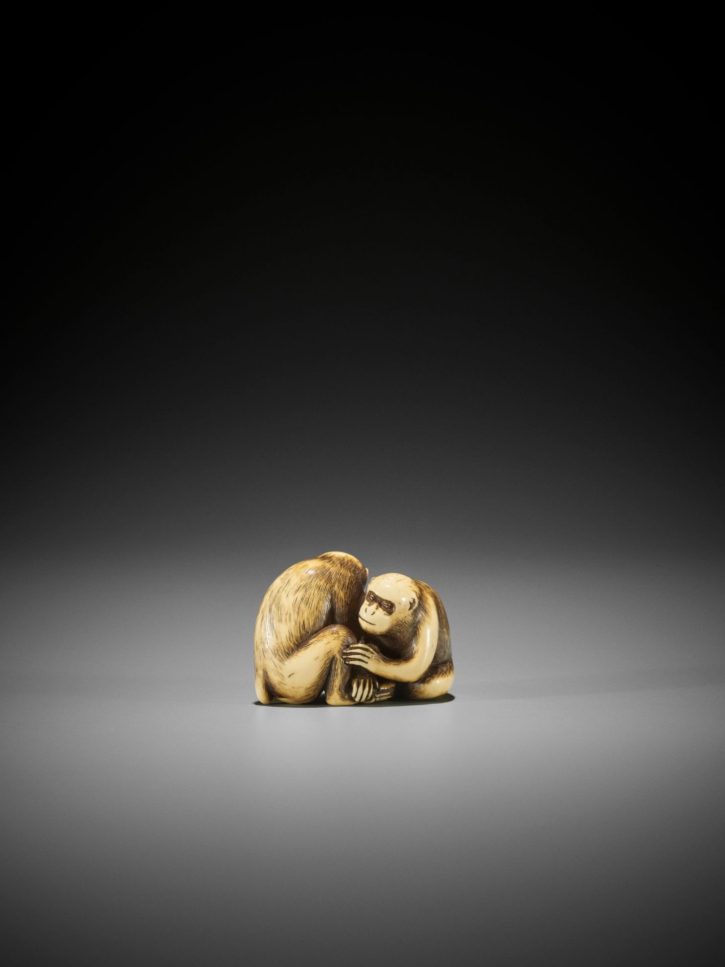 OKAKOTO: A SUPERB IVORY NETSUKE OF TWO MONKEYS - Image 10 of 19