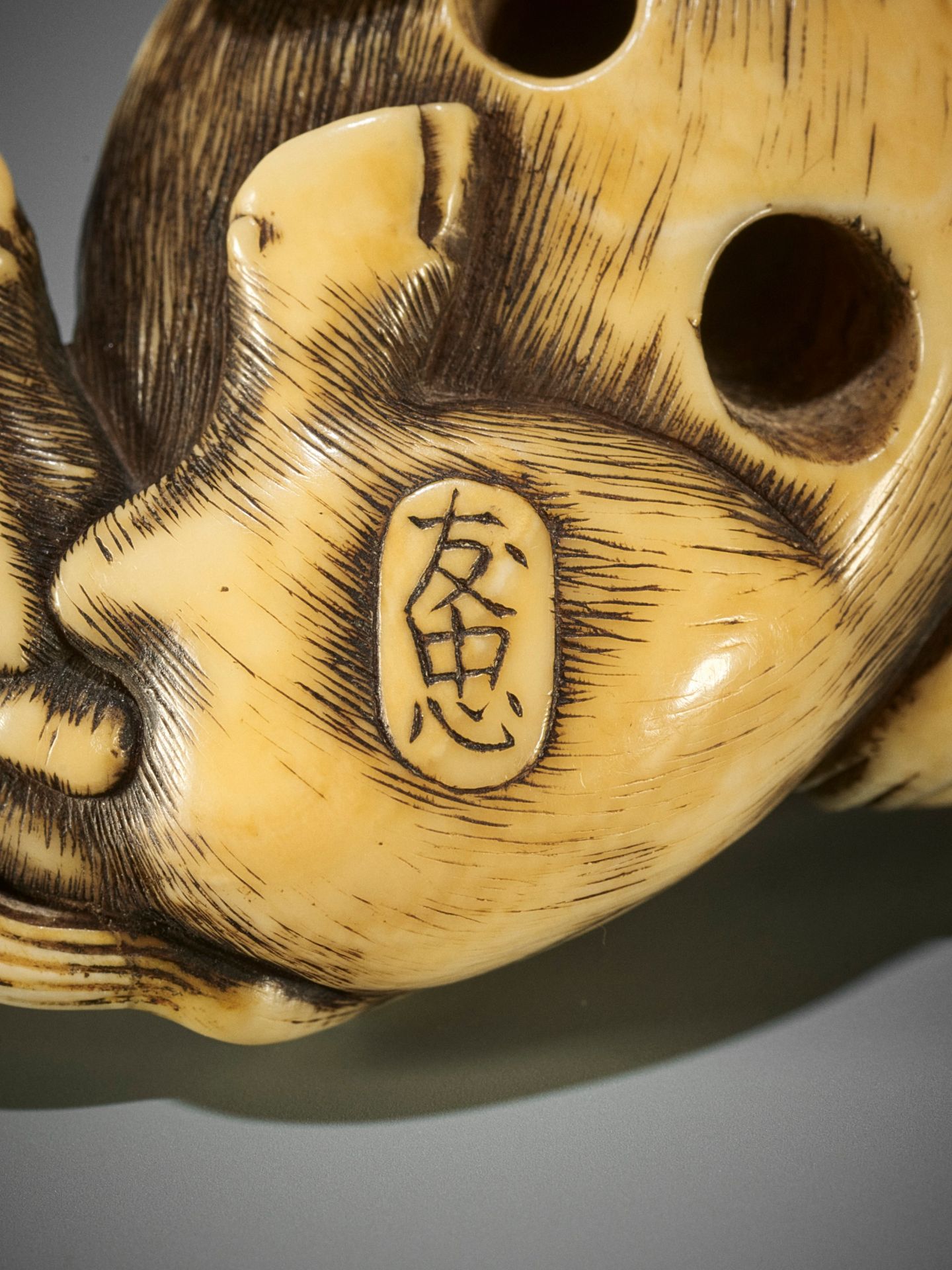 RISUKE GARAKU: AN IVORY NETSUKE OF AN OX AND HERDBOY - Image 9 of 10