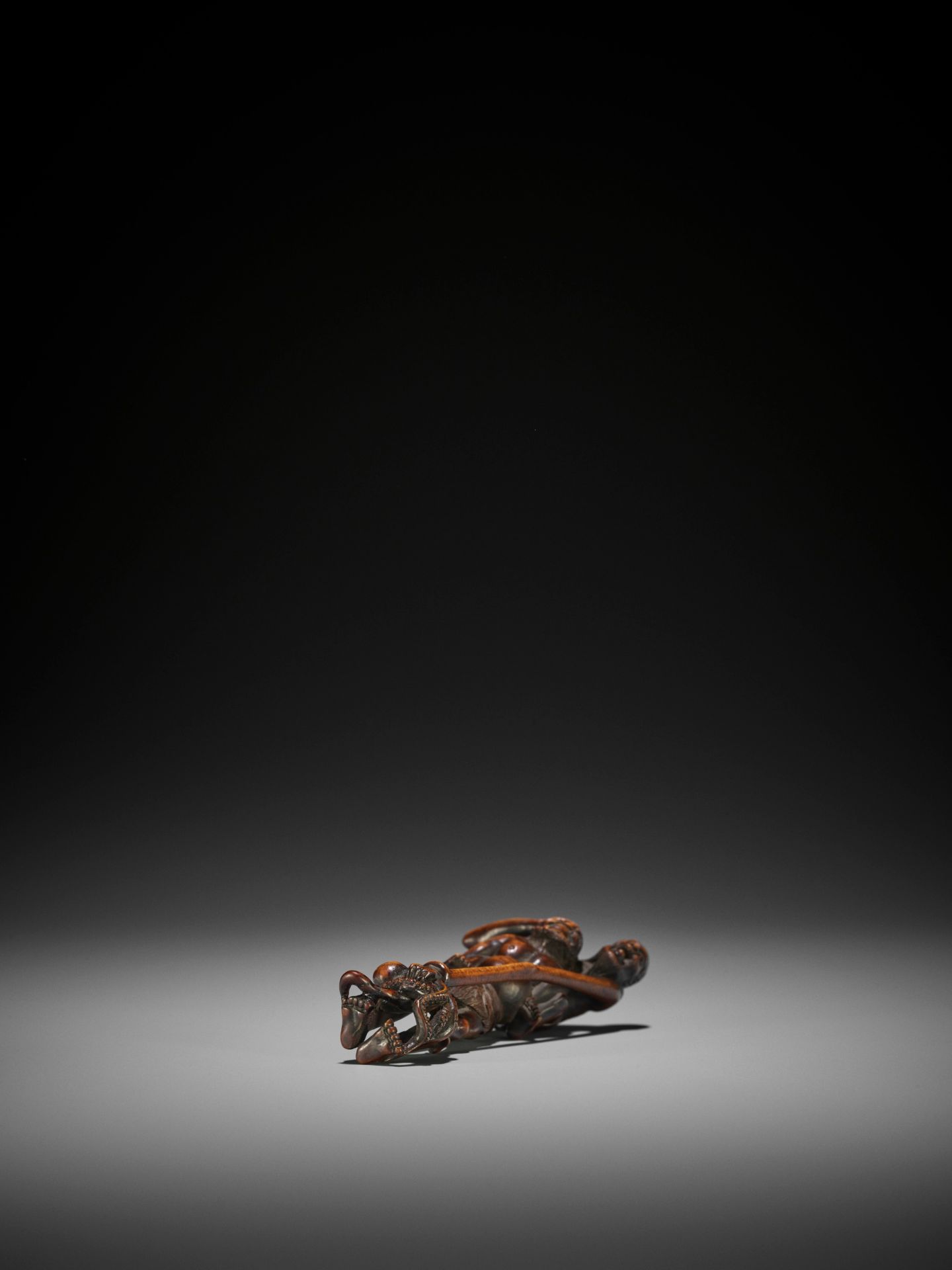 KAZUHIDE: A TALL WOOD NETSUKE OF ASHINAGA AND TENAGA - Image 8 of 8