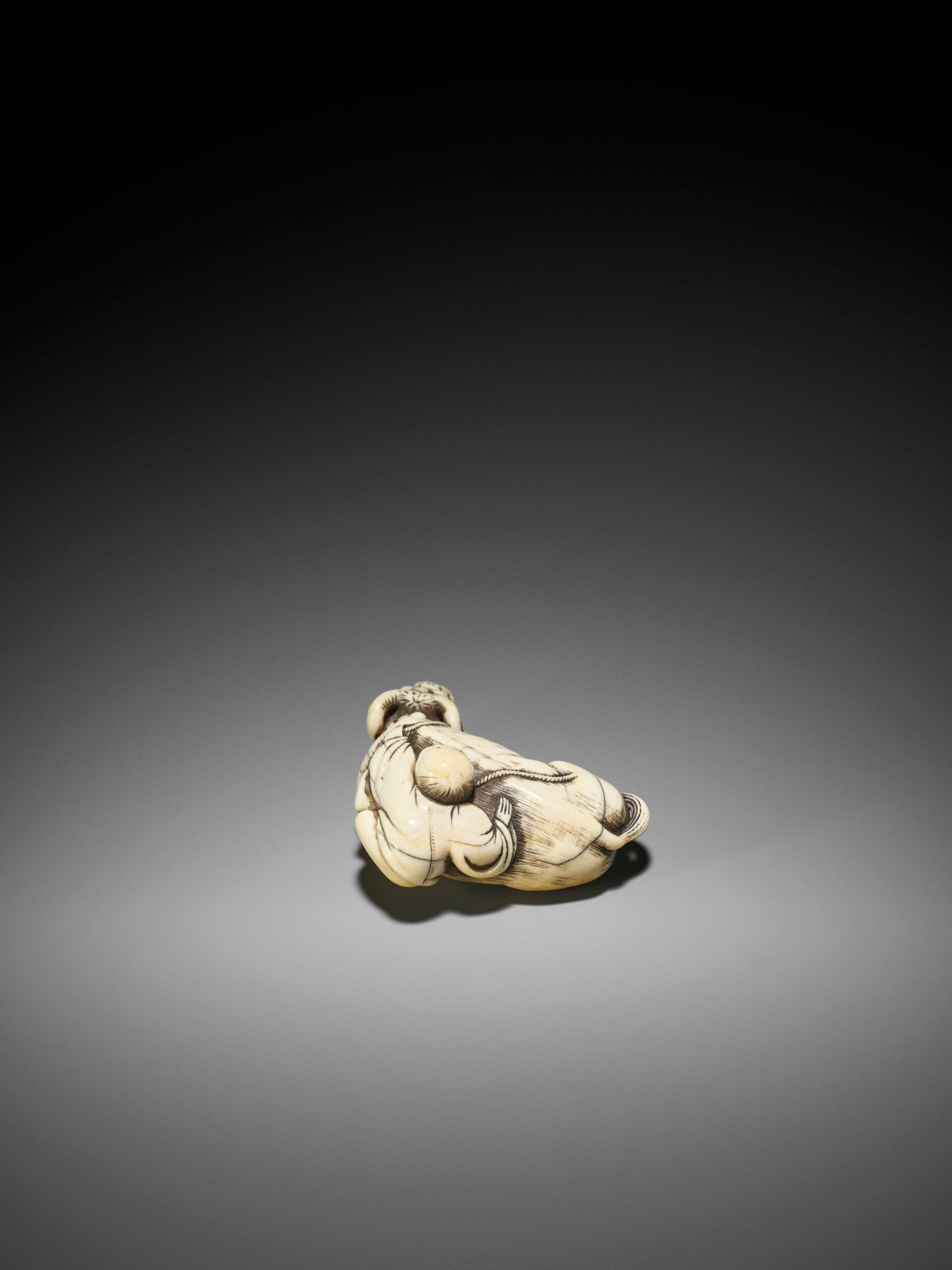 RISUKE GARAKU: AN IVORY NETSUKE OF AN OX AND HERDBOY - Image 7 of 10