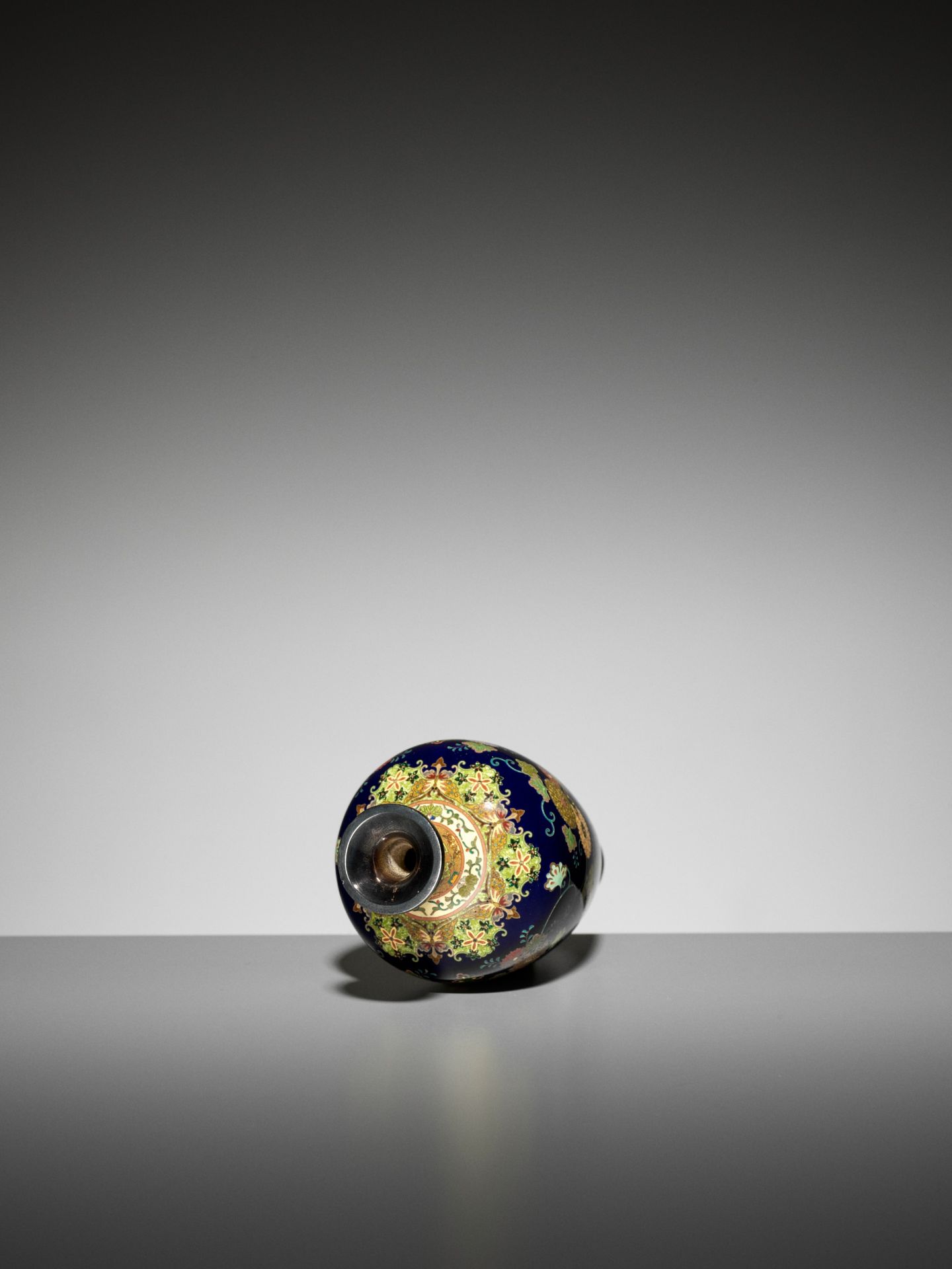 NAMIKAWA YASUYUKI: A FINE CLOISONNE ENAMEL VASE - Image 8 of 12