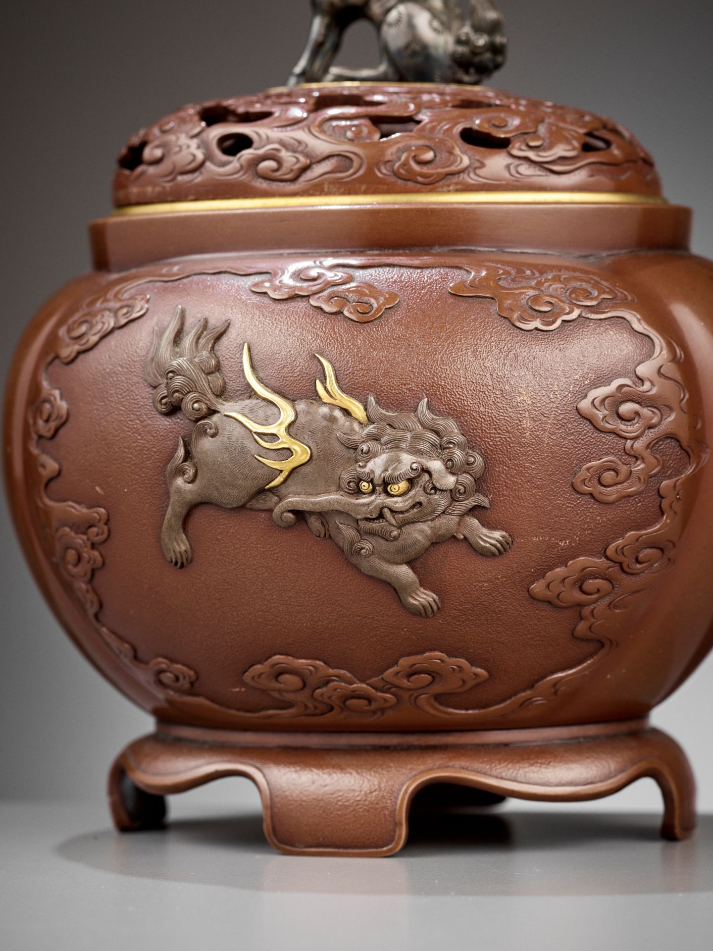 GOTO EIJO: A MASTERFUL INLAID SUAKA (REFINED COPPER) LOBED KORO WITH MYTHICAL BEASTS - Image 3 of 11