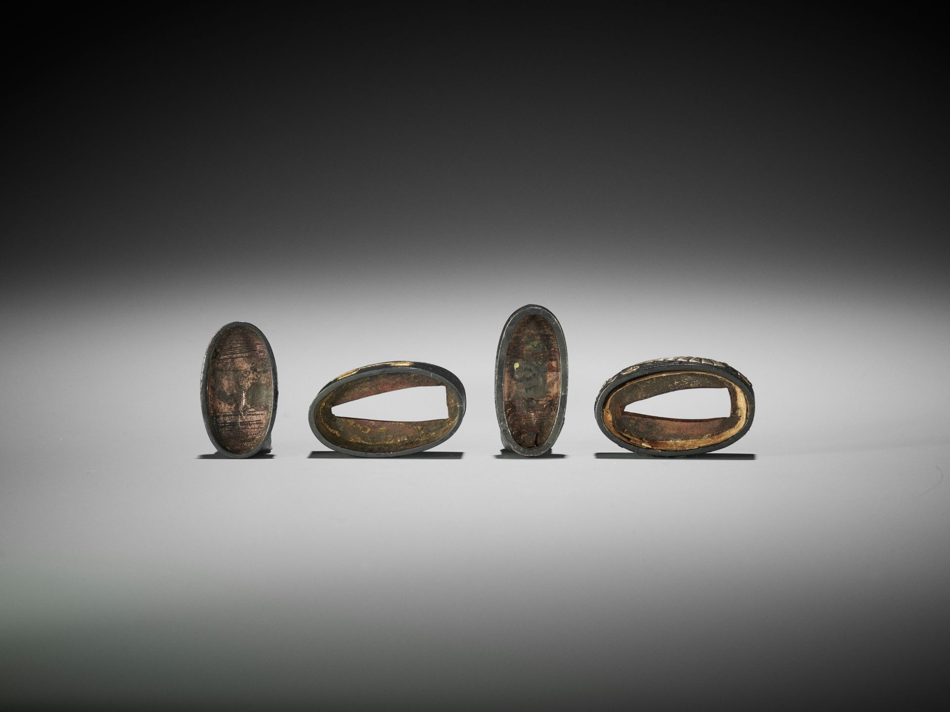 TWO FUCHI AND KASHIRA WITH AOI LEAVES - Image 3 of 4