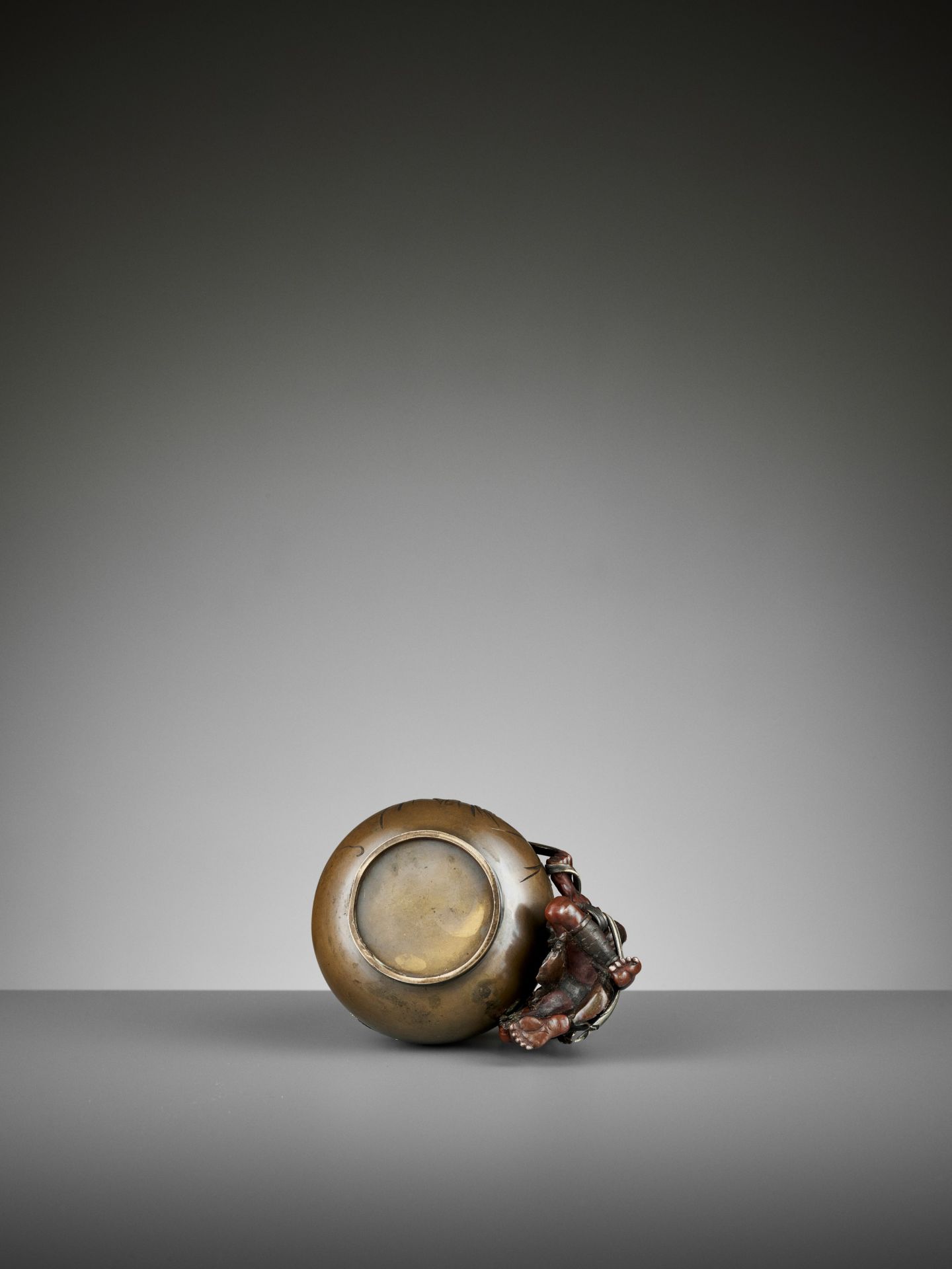 AN EXCEPTIONAL MIXED METAL 'SHOKI AND ONI' VASE - Image 10 of 11