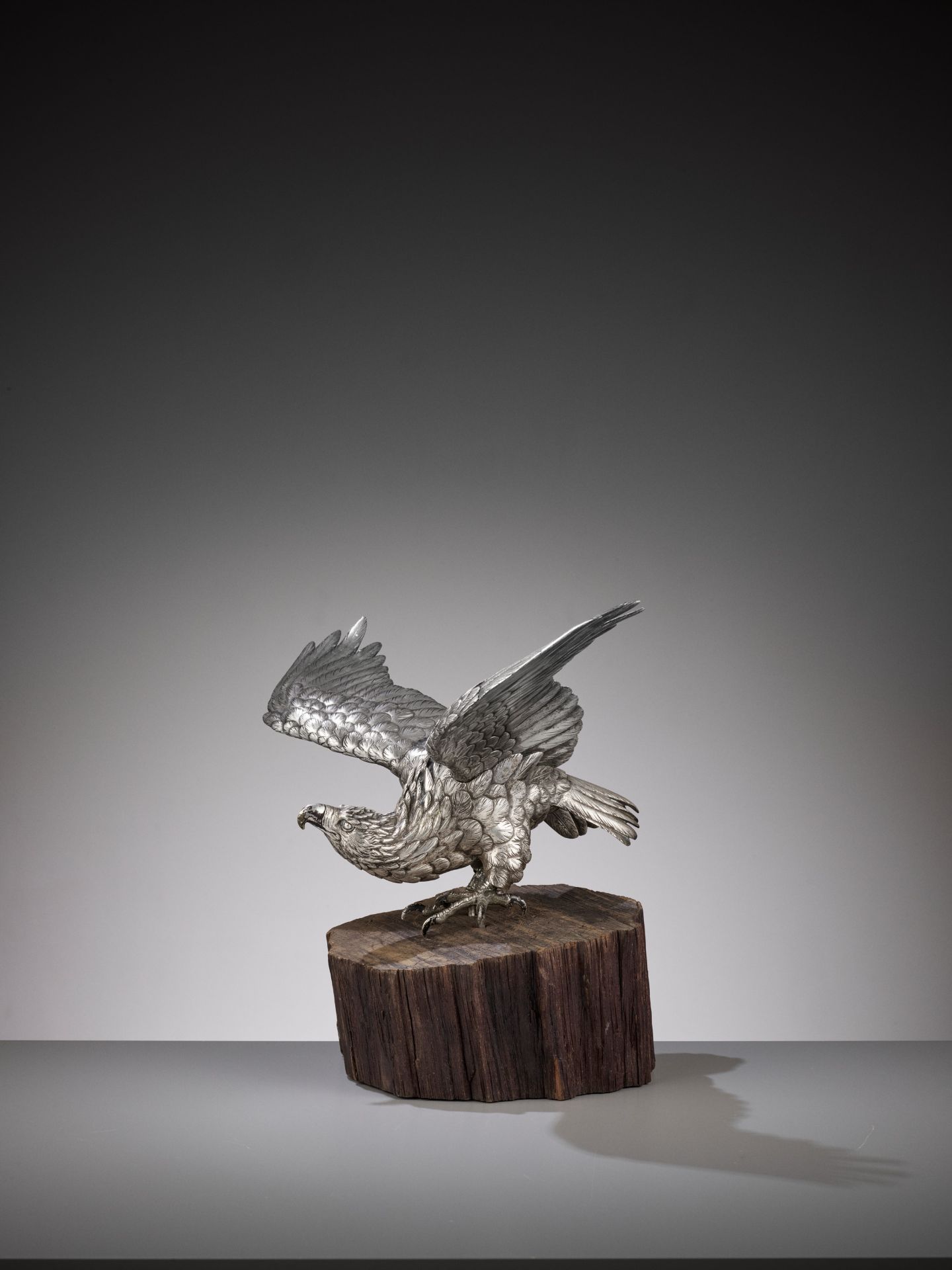 MASAMITSU: AN IMPRESSIVE SILVERED BRONZE OKIMONO OF AN EAGLE - Image 8 of 16