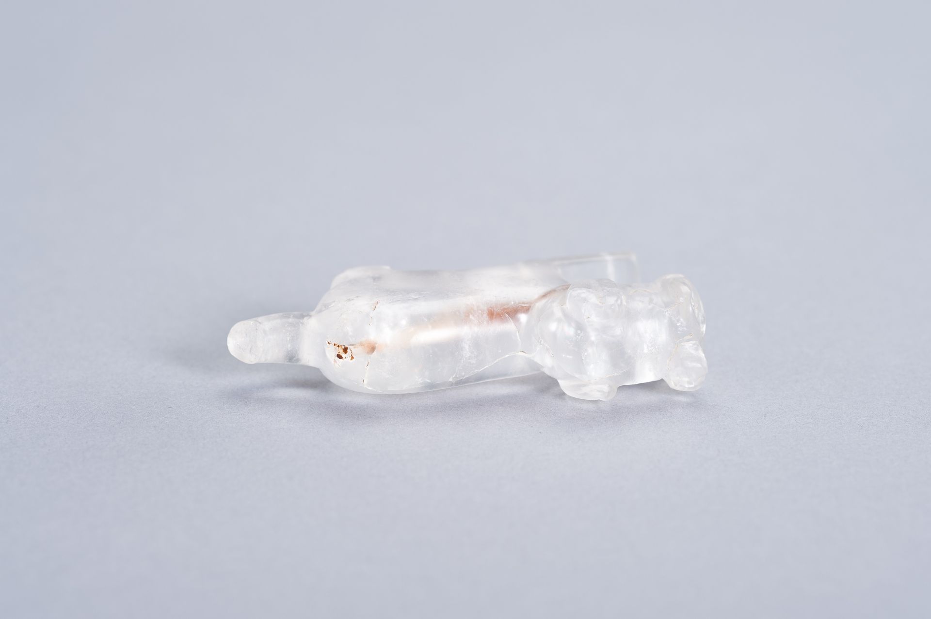 A PYU ROCK CRYSTAL TALISMAN OF A TIGER WITH CUB IN ITS MOUTH - Image 5 of 6