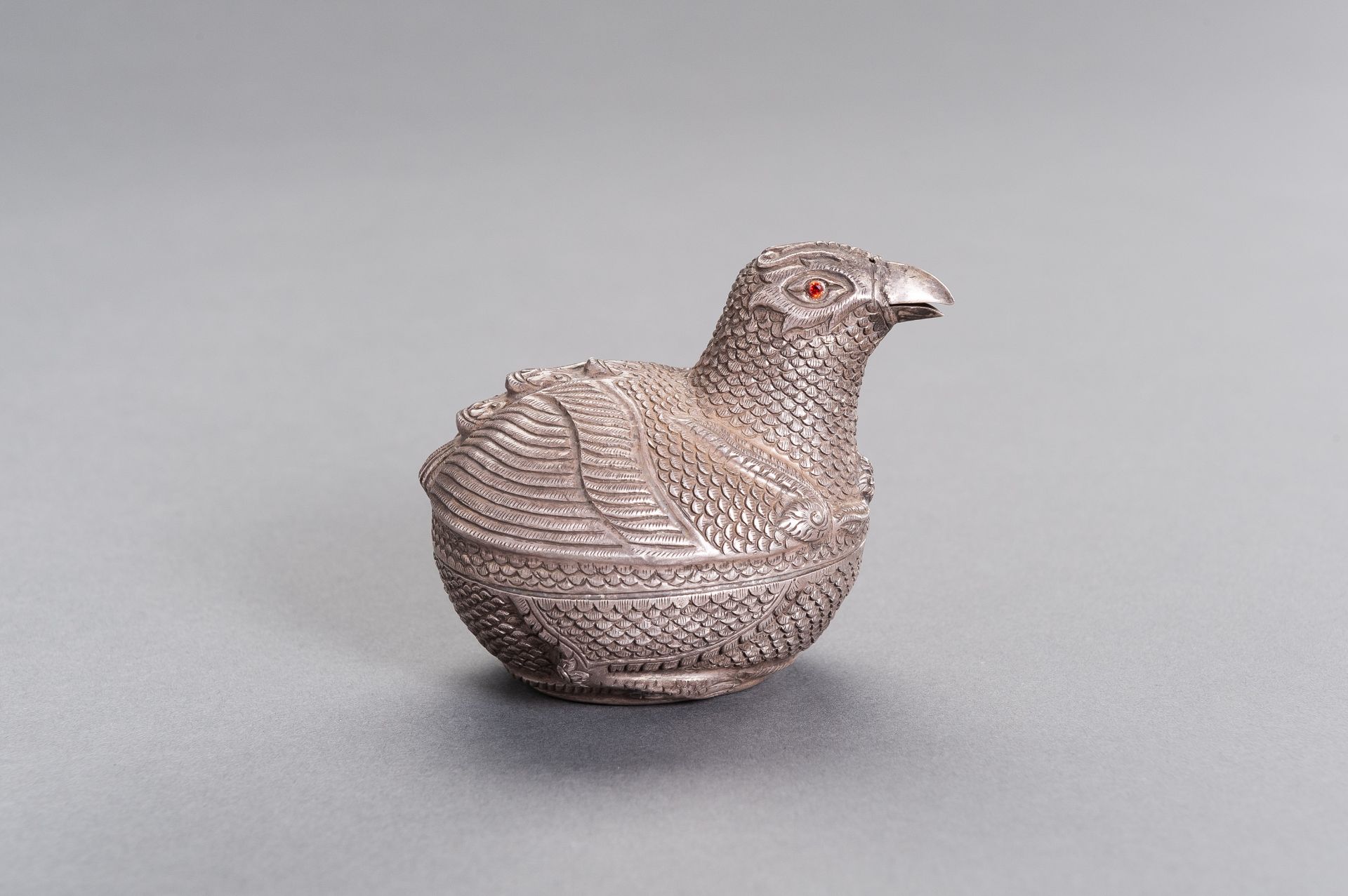 A SILVER MEDICINE BOX SHAPED AS A BIRD - Image 4 of 11