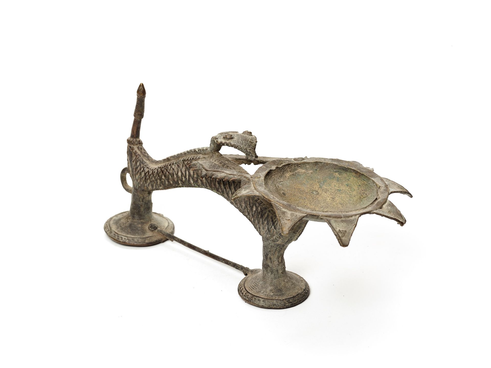 A FINE BASTAR BRONZE OIL LAMP - Image 4 of 4