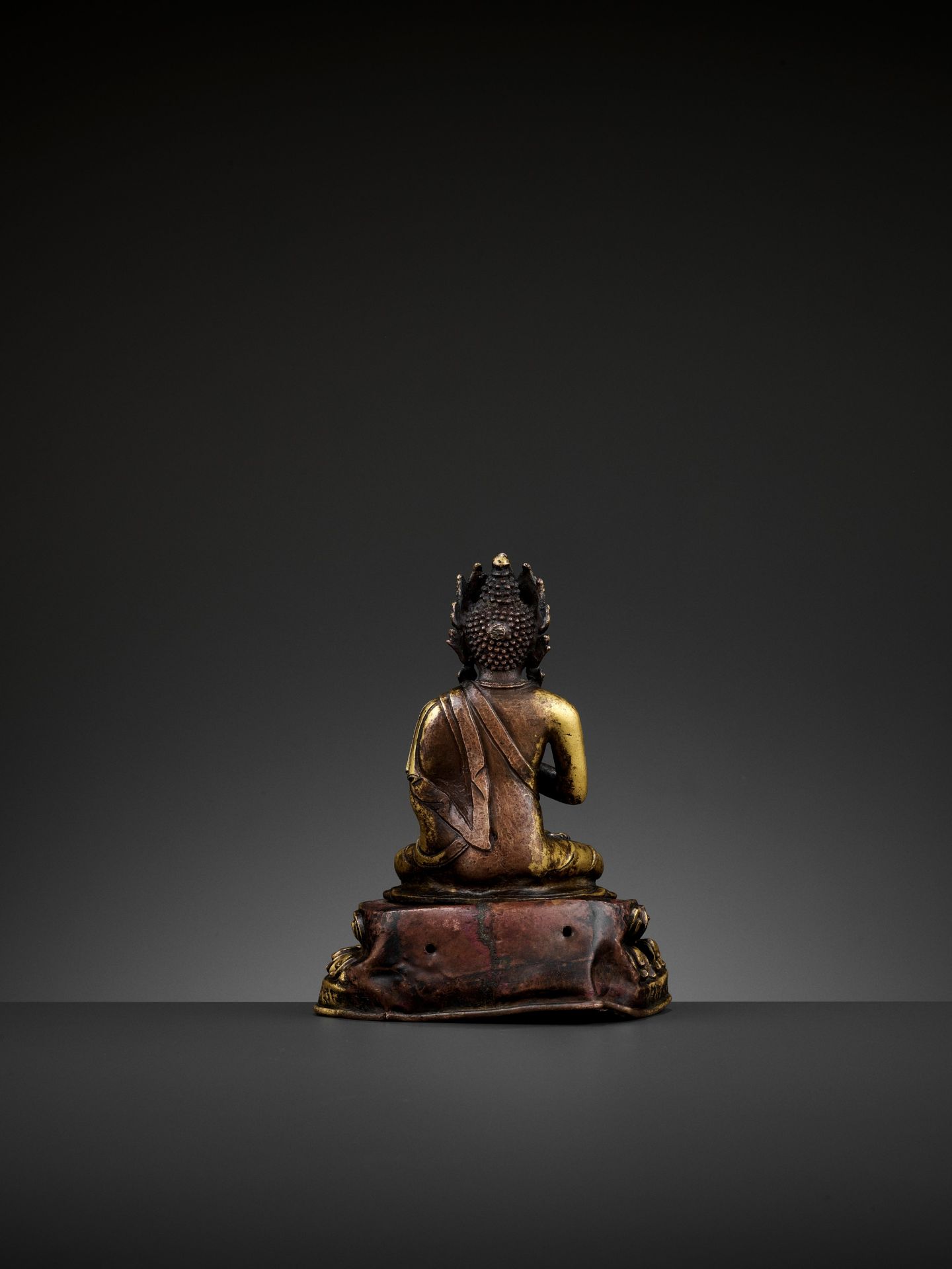 A GILT BRONZE FIGURE OF A CROWNED BUDDHA, DATED 1709 - Image 12 of 13
