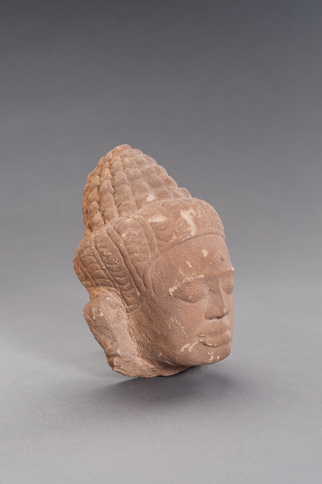 A KHMER SANDSTONE HEAD OF BUDDHA - Image 5 of 8