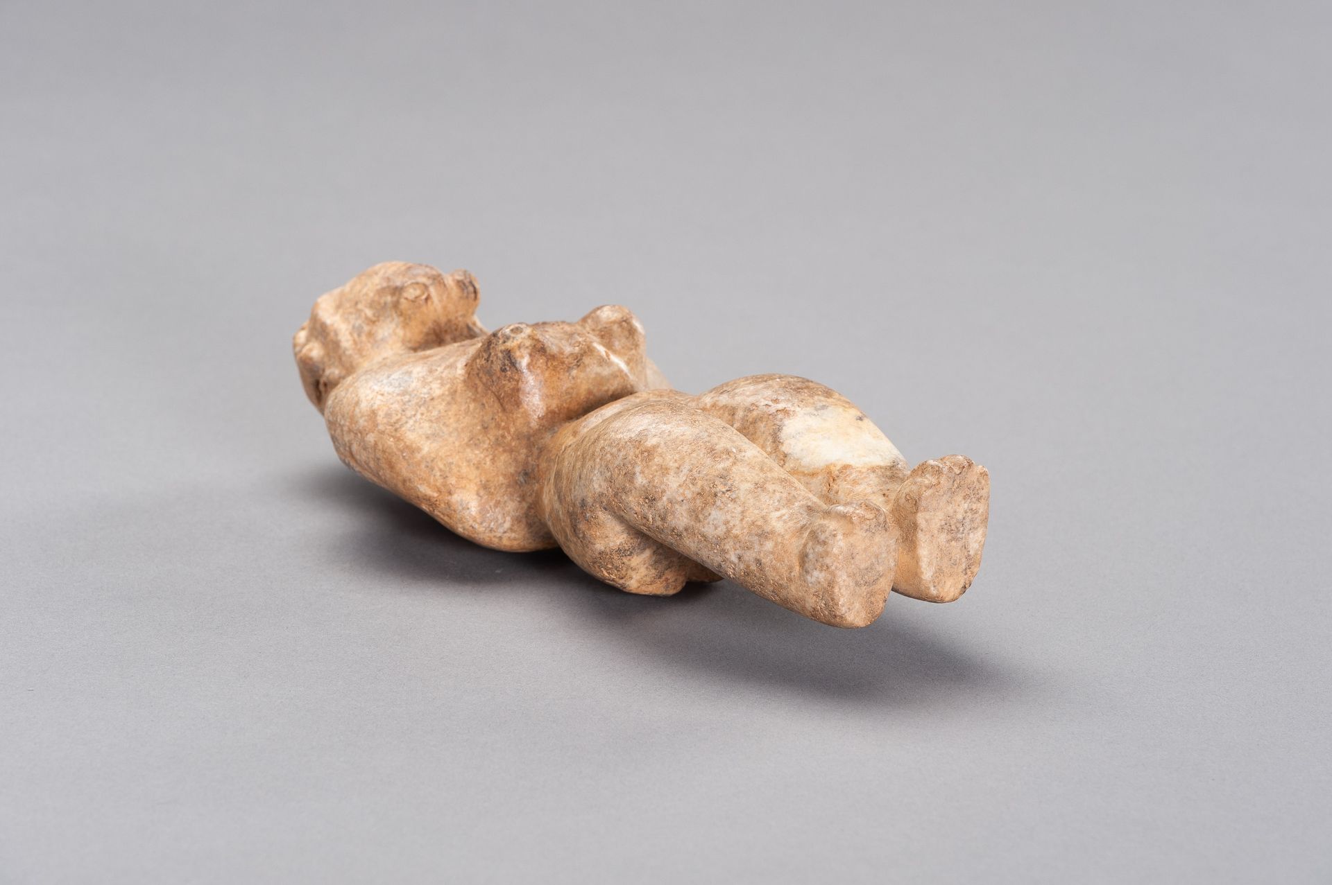AN INDUS VALLEY STYLE STONE FIGURE OF A FERTILITY GODDESS - Image 8 of 9