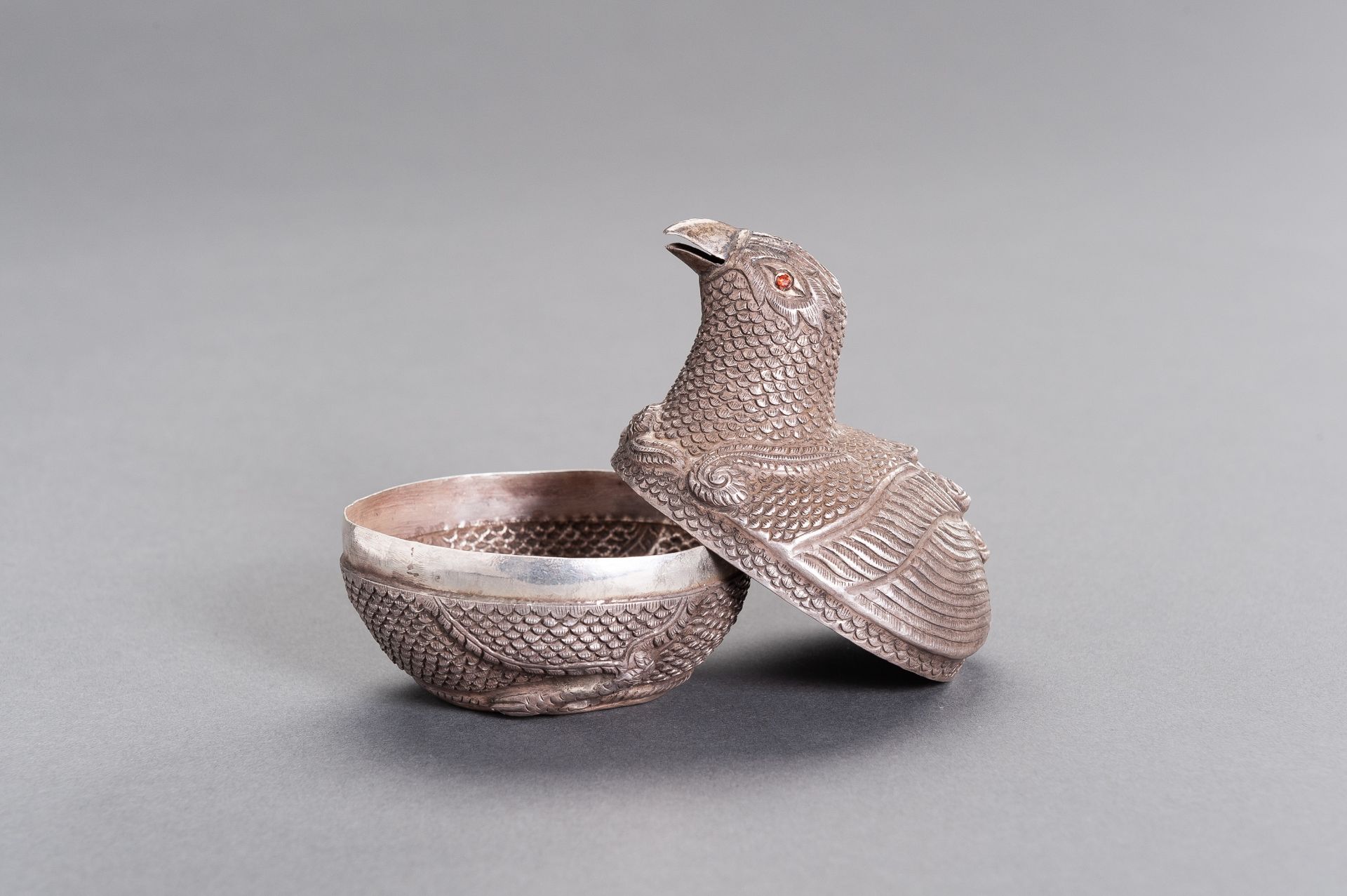 A SILVER MEDICINE BOX SHAPED AS A BIRD - Image 3 of 11