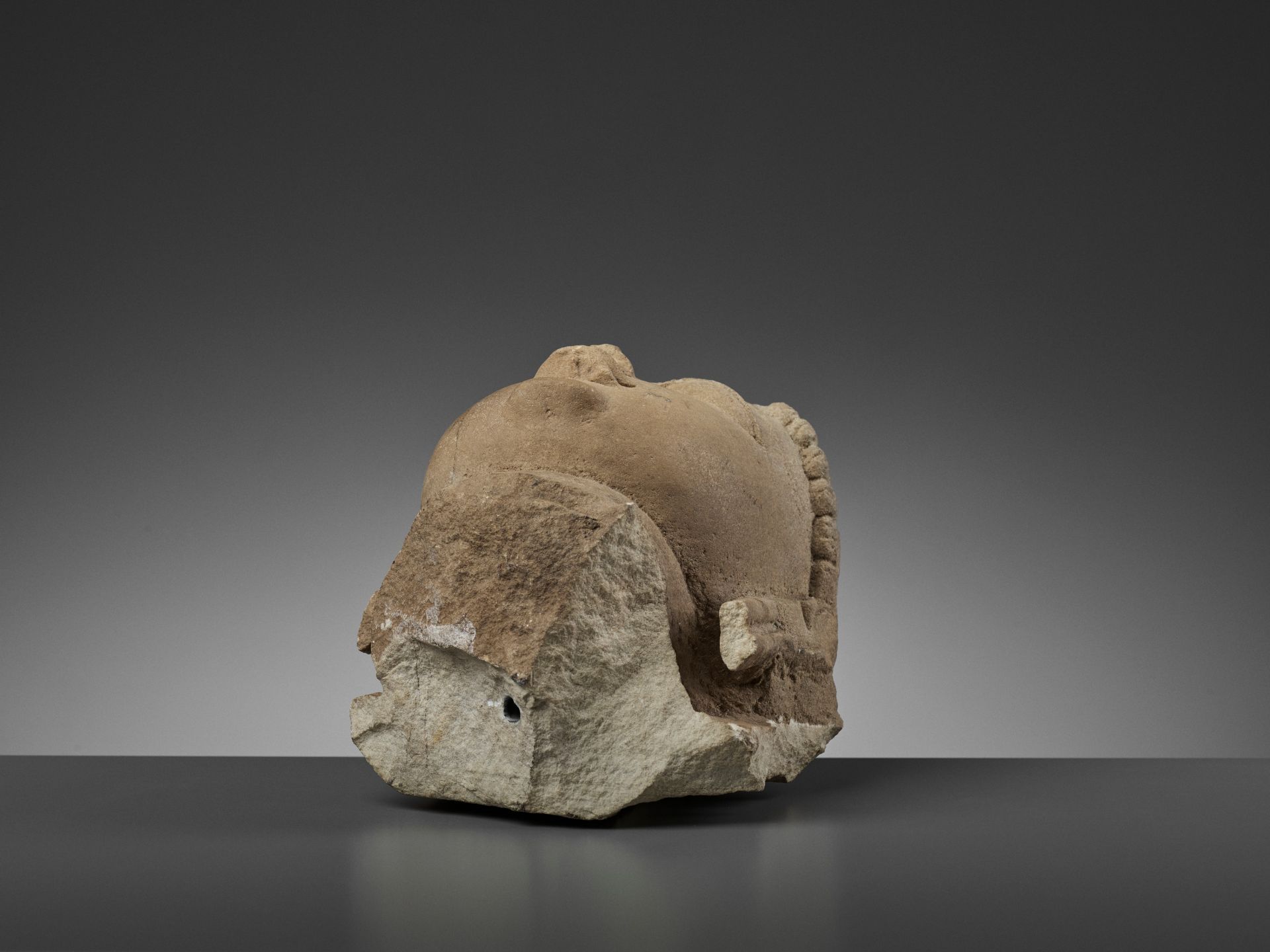 A JAIN SANDSTONE HEAD OF A JINA - Image 13 of 13