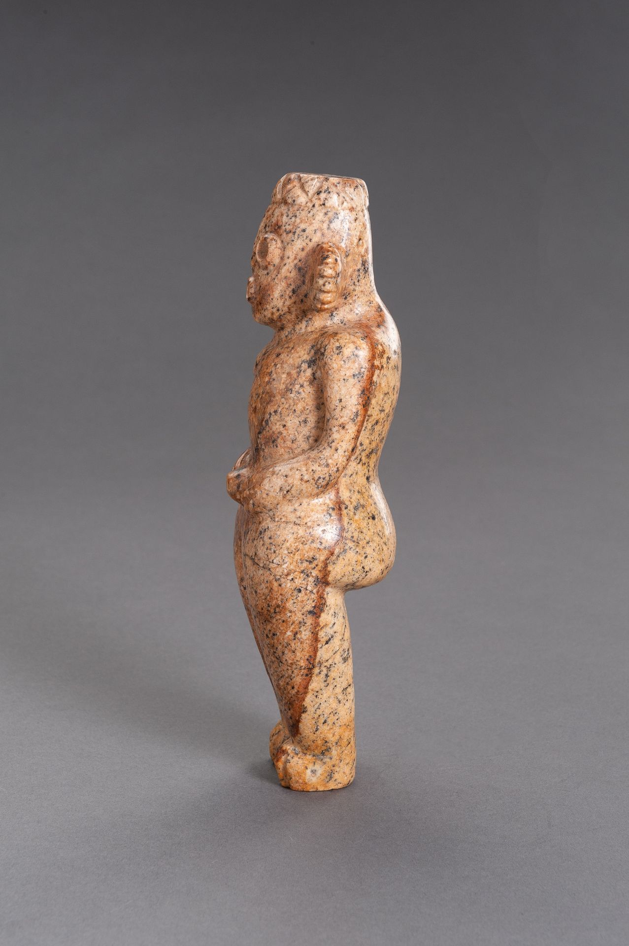 A STONE INDUS VALLEY STYLE FIGURE OF A MAN - Image 3 of 8
