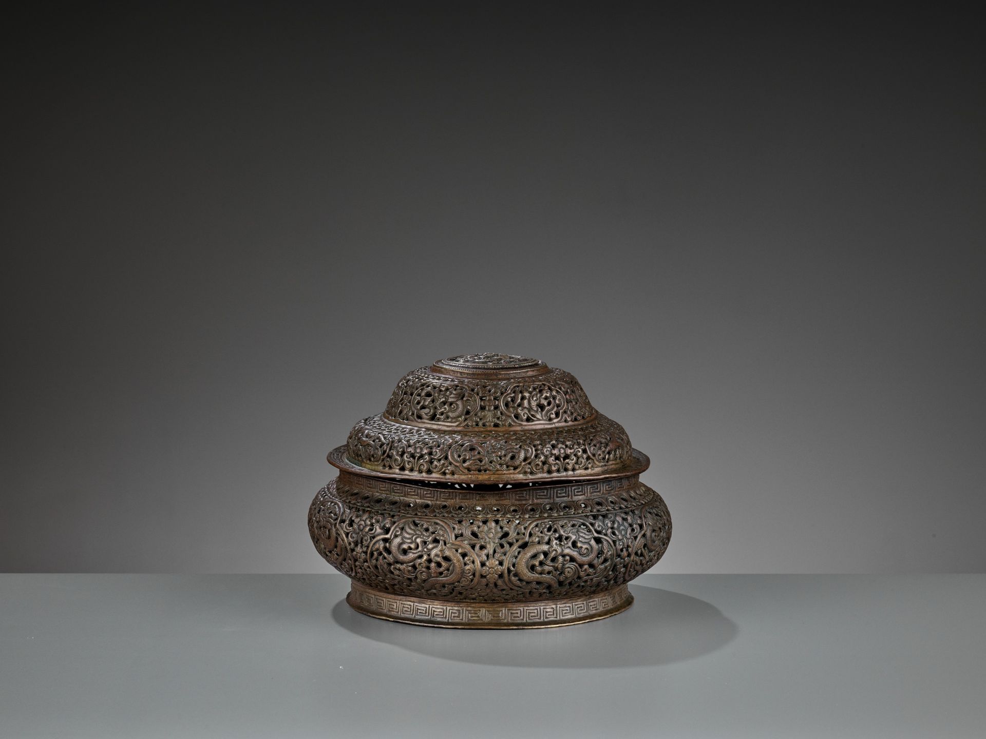 AN OPENWORK COPPER-REPOUSSE CENSER AND COVER, LATE MING TO EARLY QING - Image 7 of 9