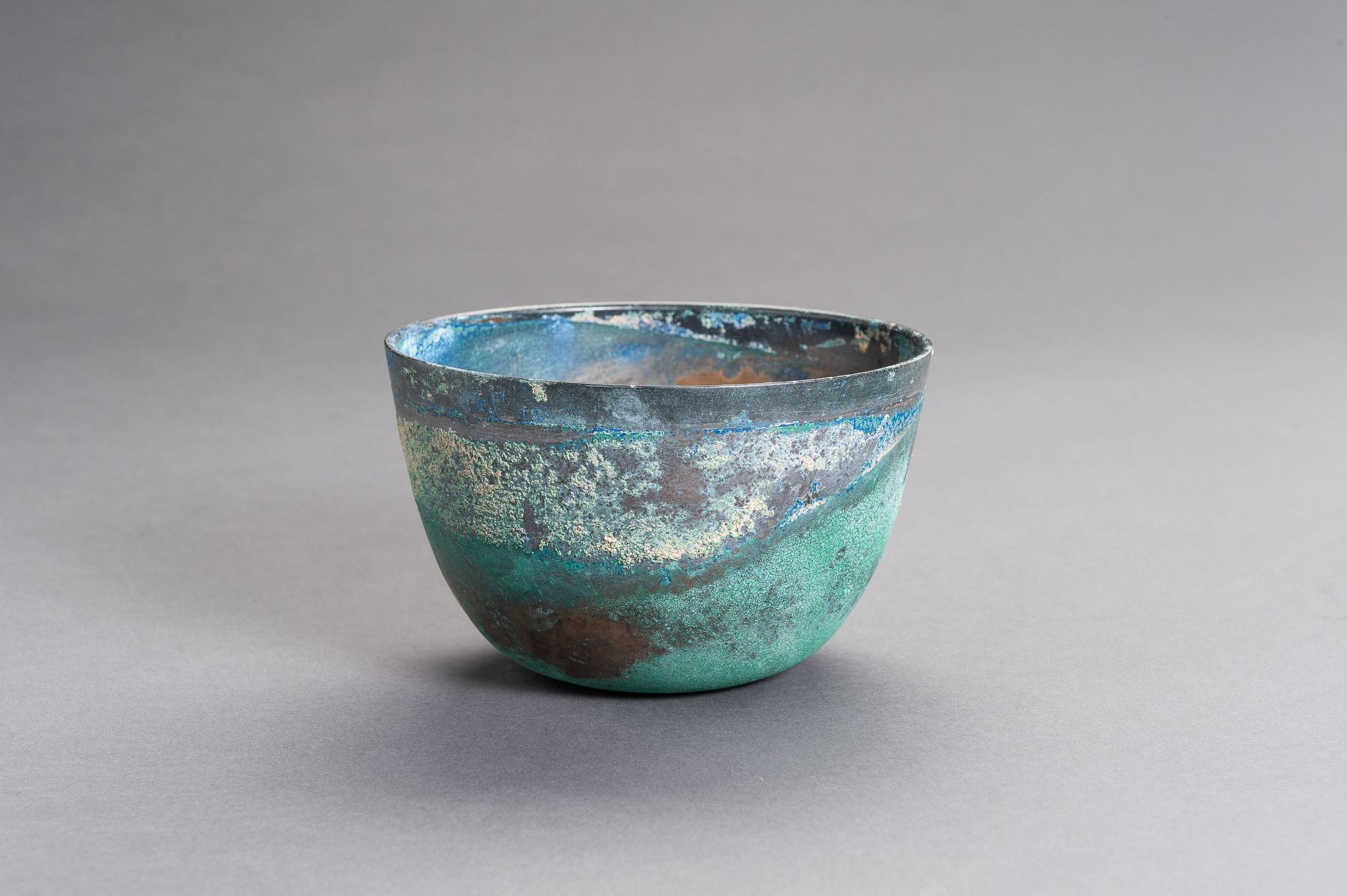 A CHINESE BRONZE BOWL, HAN - Bild 4 aus 9