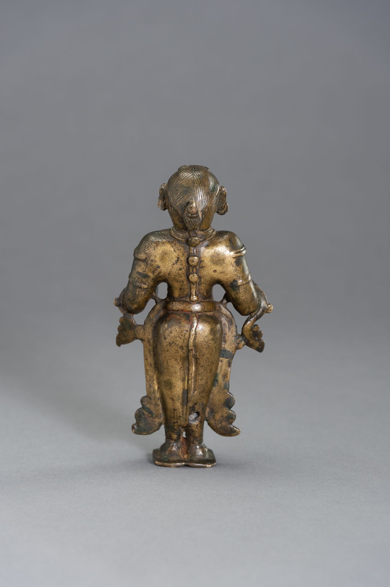 AN 18TH CENTURY INDIAN BRONZE OF A DEVI - Image 6 of 8