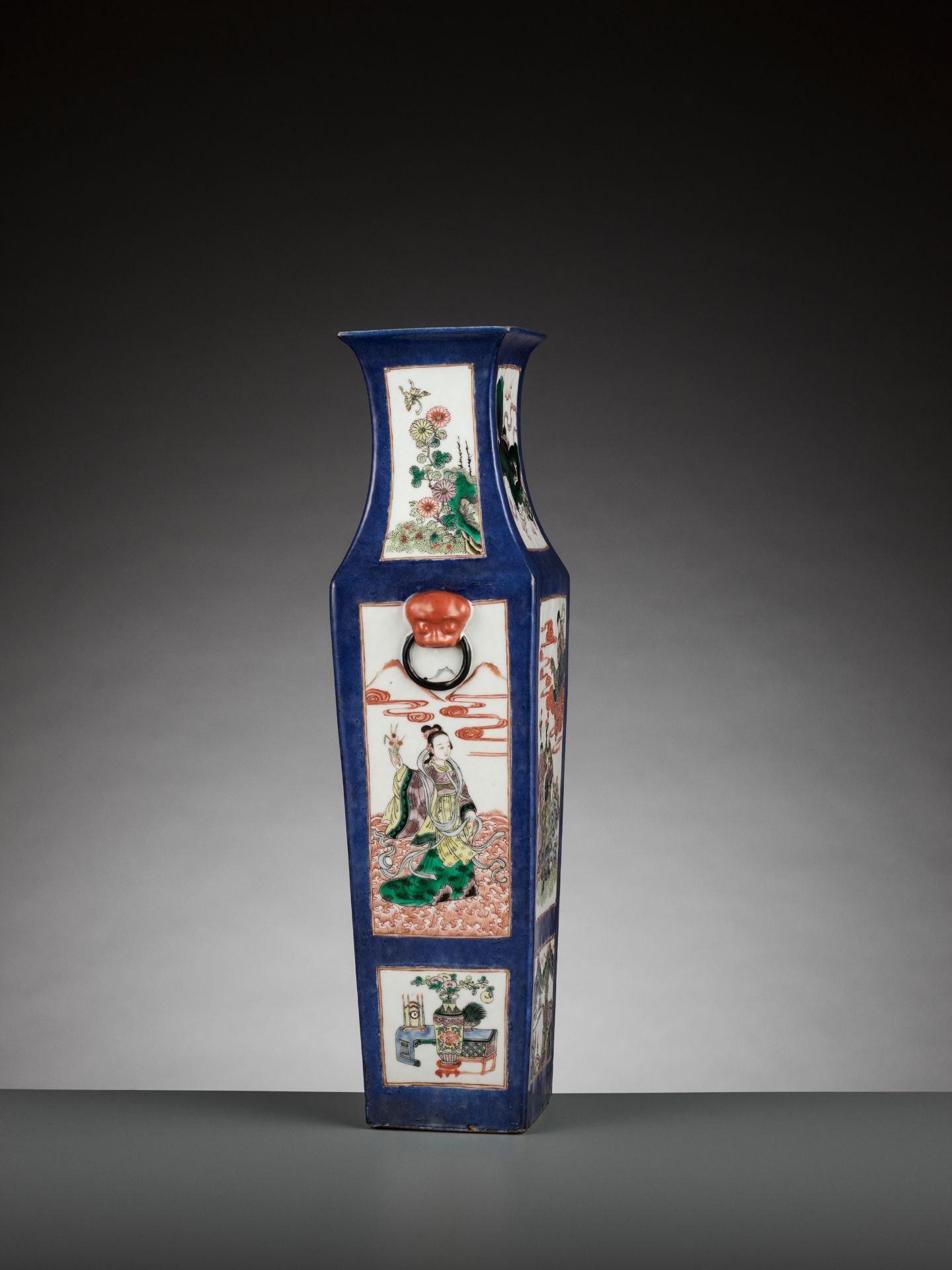 A POWDER BLUE-GROUND FAMILLE VERTE SQUARE BALUSTER VASE, LATE QING DYNASTY - Image 6 of 10