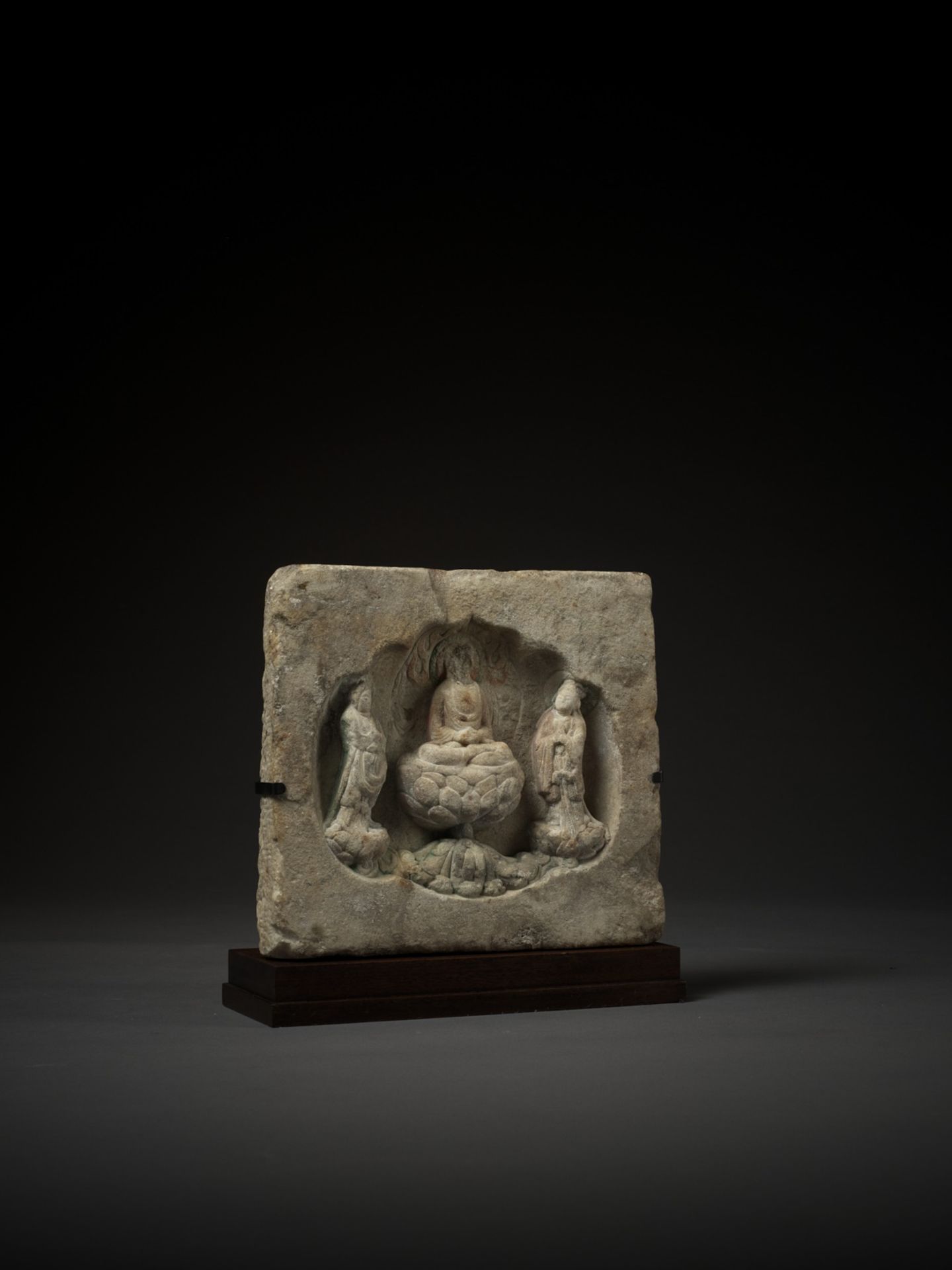 A WHITE MARBLE BUDDHIST STELE, NORTHERN WEI TO NORTHERN QI - Image 4 of 11