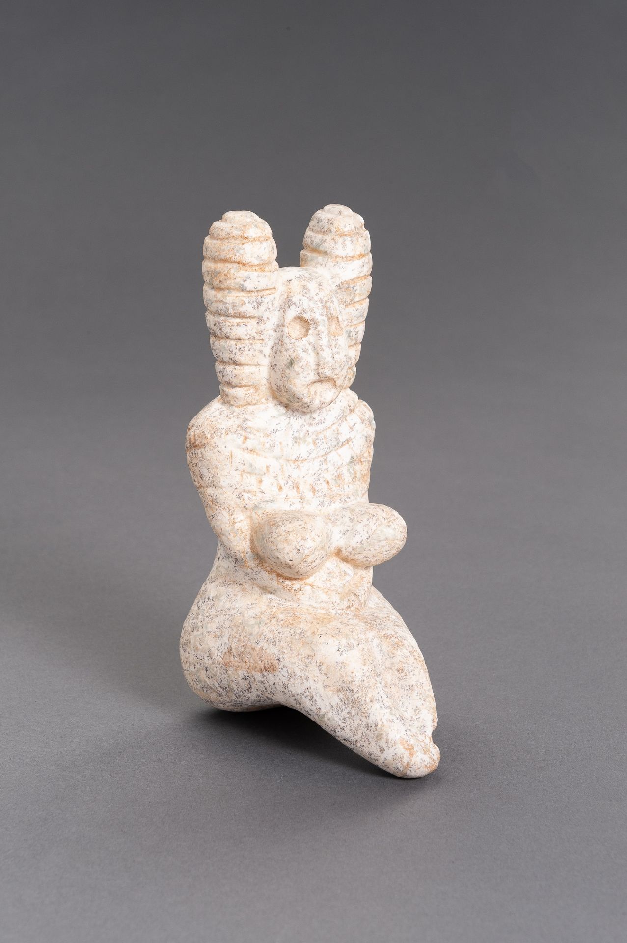 A STONE INDUS VALLEY STYLE FIGURE OF A FERTILITY GODDESS - Image 3 of 9