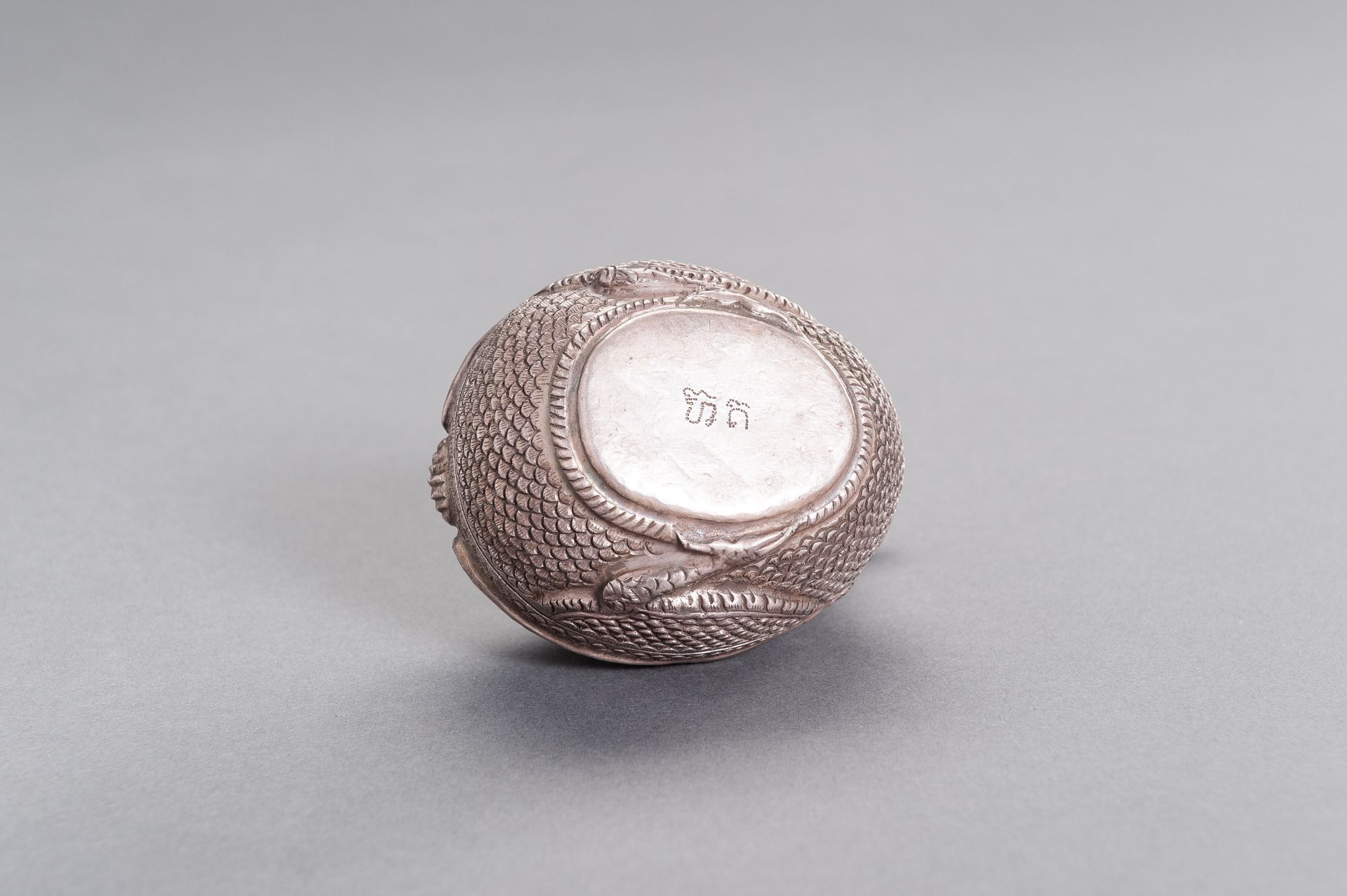 A SILVER MEDICINE BOX SHAPED AS A BIRD - Image 11 of 11