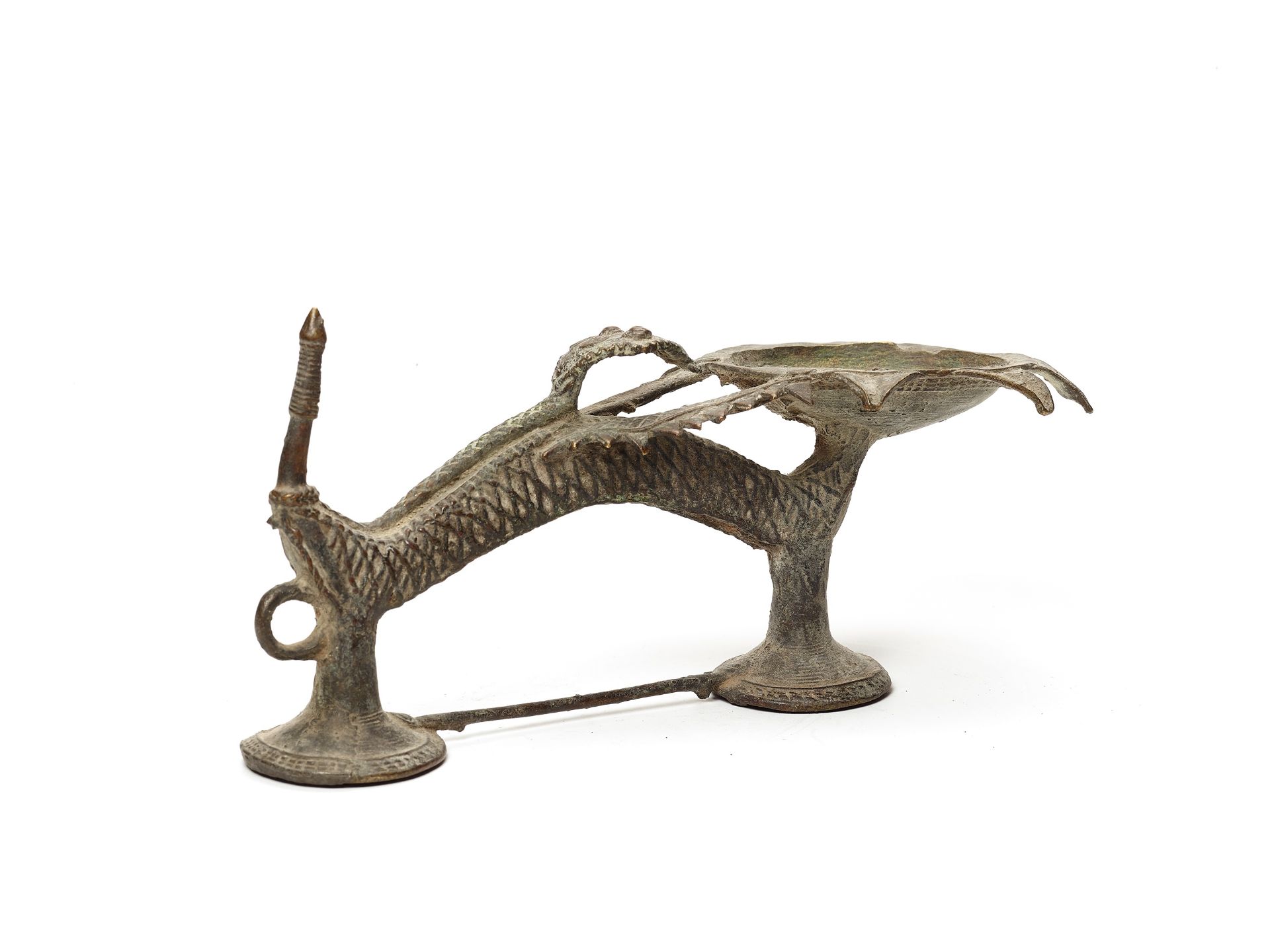 A FINE BASTAR BRONZE OIL LAMP - Image 3 of 4