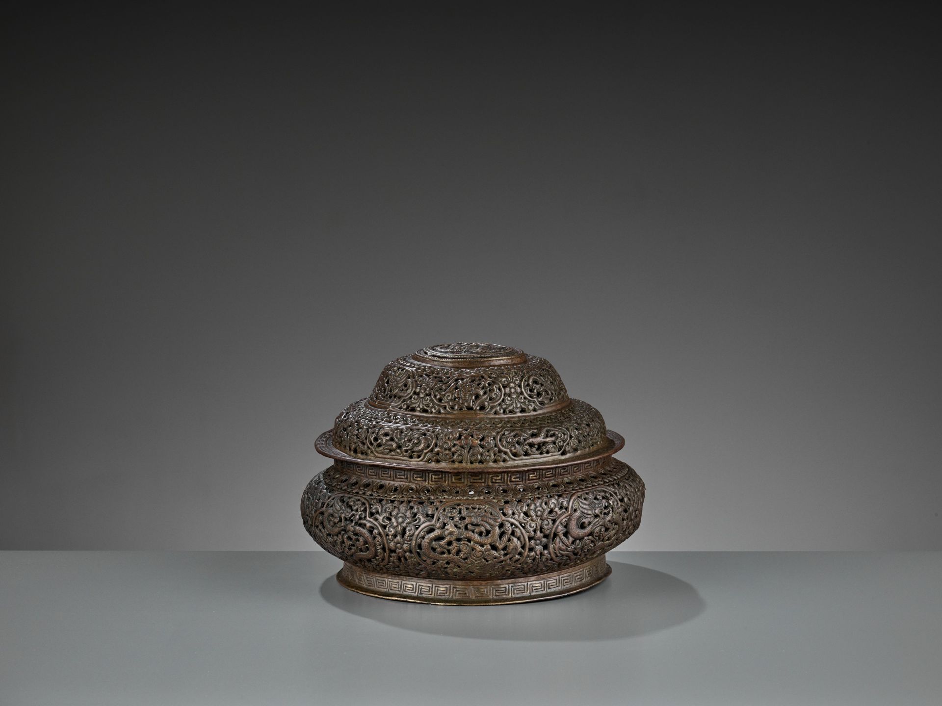 AN OPENWORK COPPER-REPOUSSE CENSER AND COVER, LATE MING TO EARLY QING - Image 5 of 9