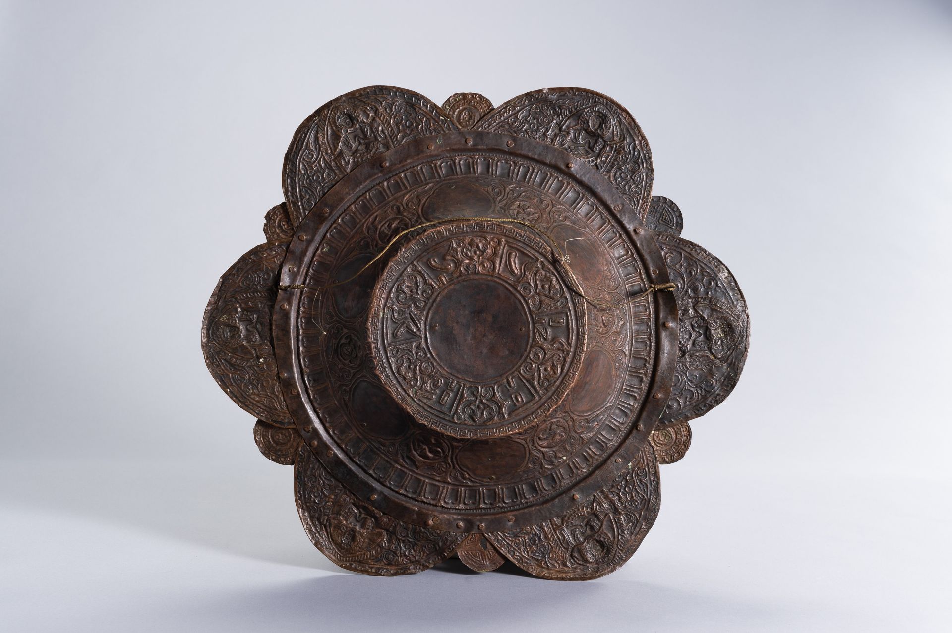 A LARGE COPPER REPOUSSE ALMS DISH - Image 11 of 11