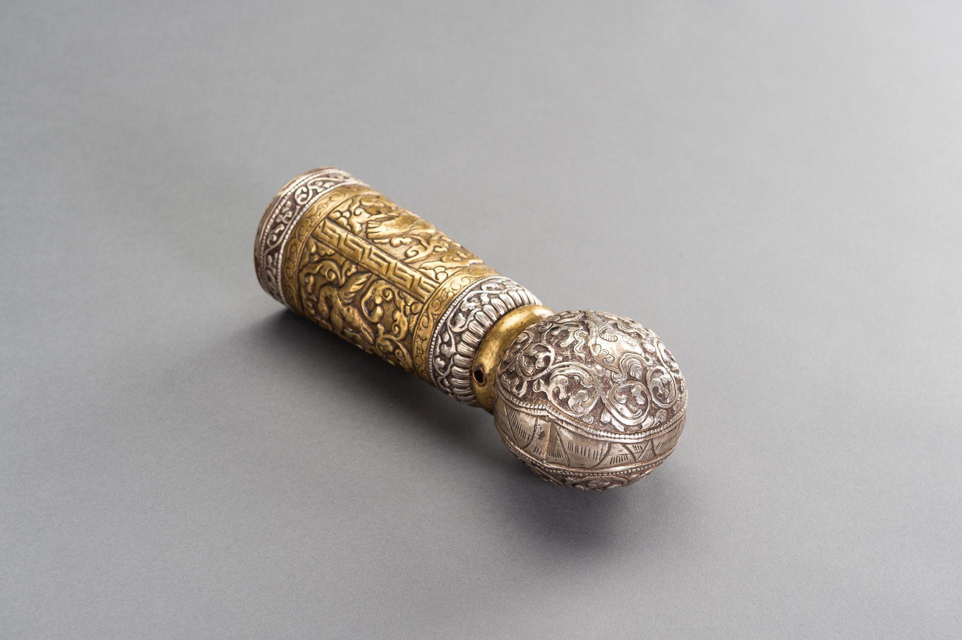 A VERY LARGE SILVER AND BRASS REPOUSSE SEAL - Image 9 of 10