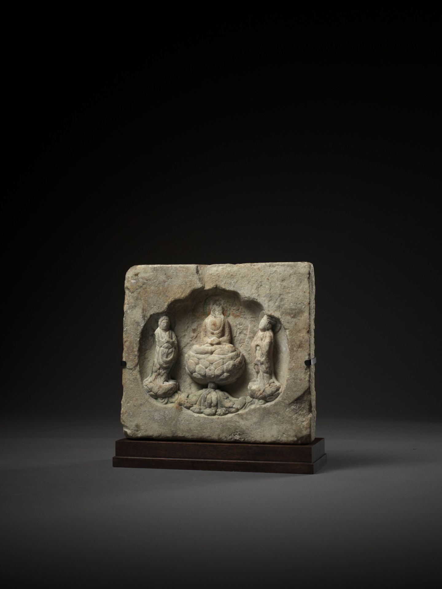 A WHITE MARBLE BUDDHIST STELE, NORTHERN WEI TO NORTHERN QI - Image 6 of 11