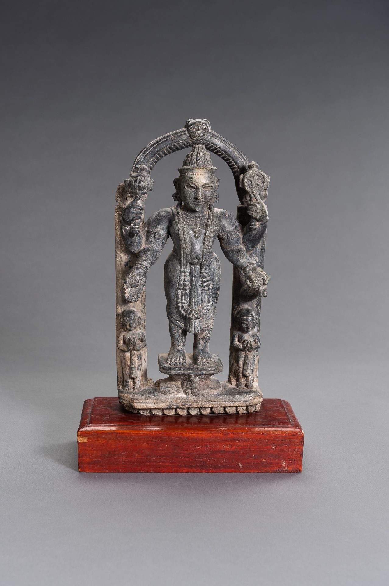 A CHOLA STYLE STONE FIGURE OF VISHNU - Image 2 of 9