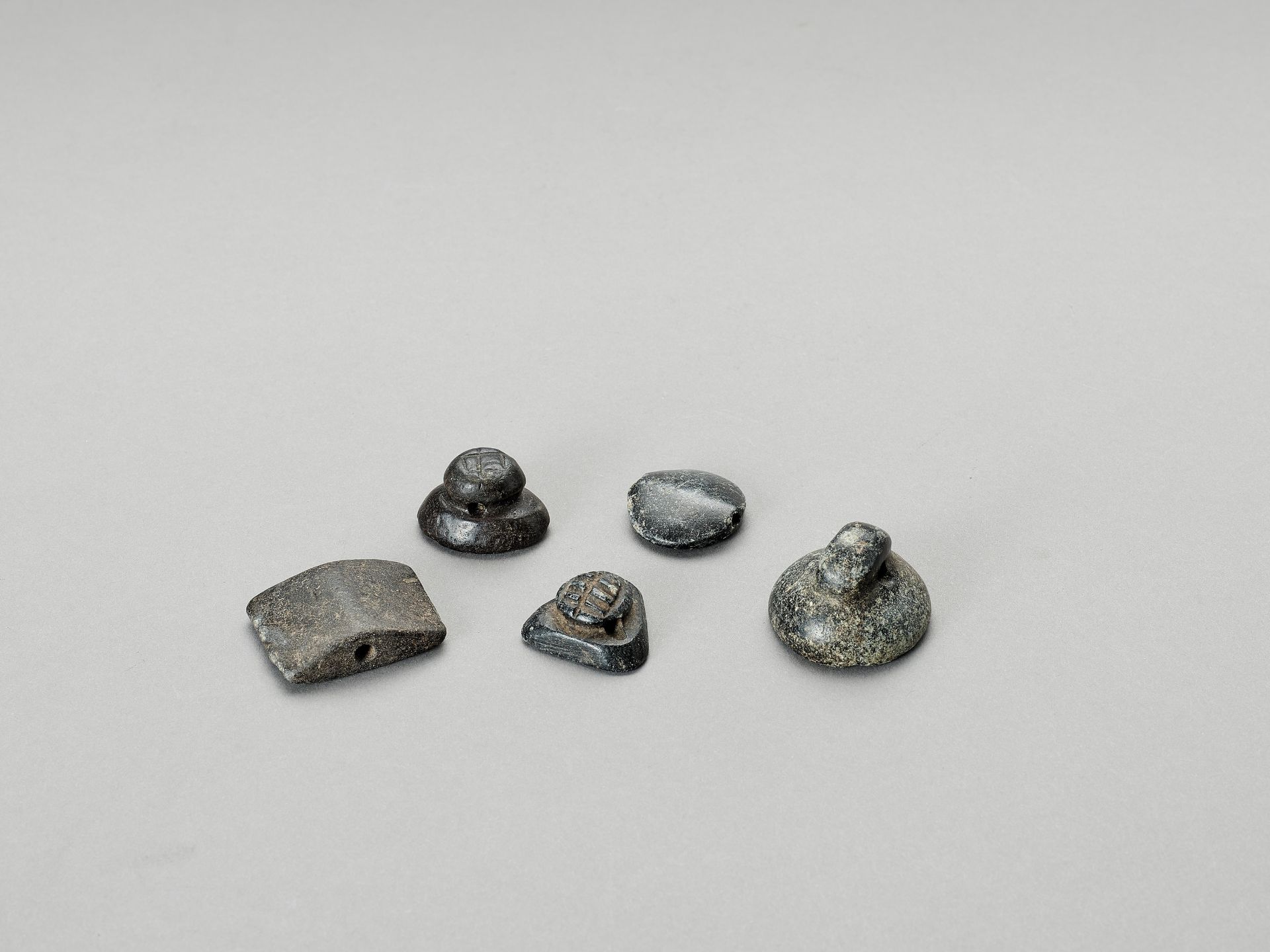 SIX NEAR EAST STONE SEALS - Image 3 of 4