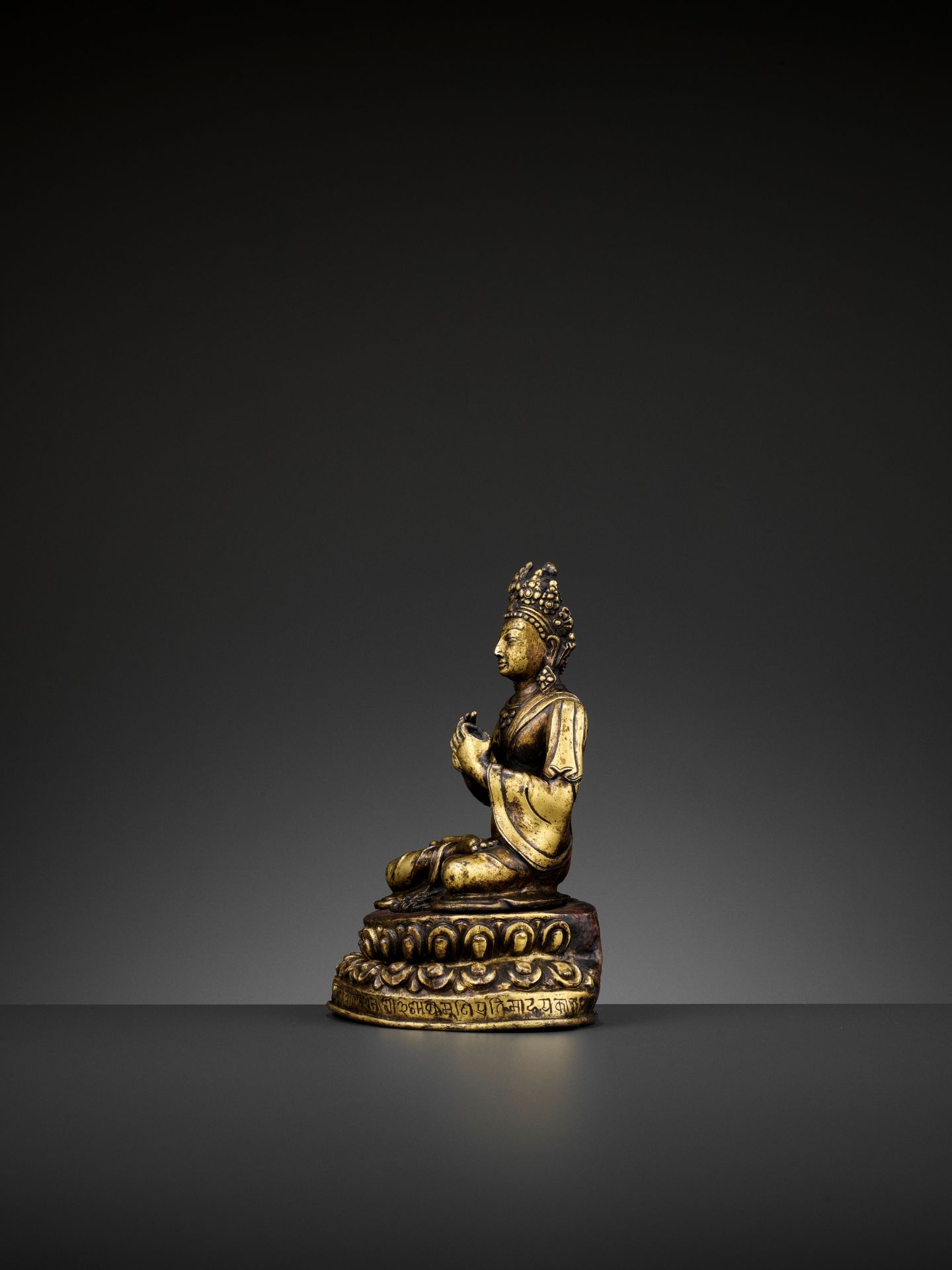 A GILT BRONZE FIGURE OF A CROWNED BUDDHA, DATED 1709 - Image 10 of 13