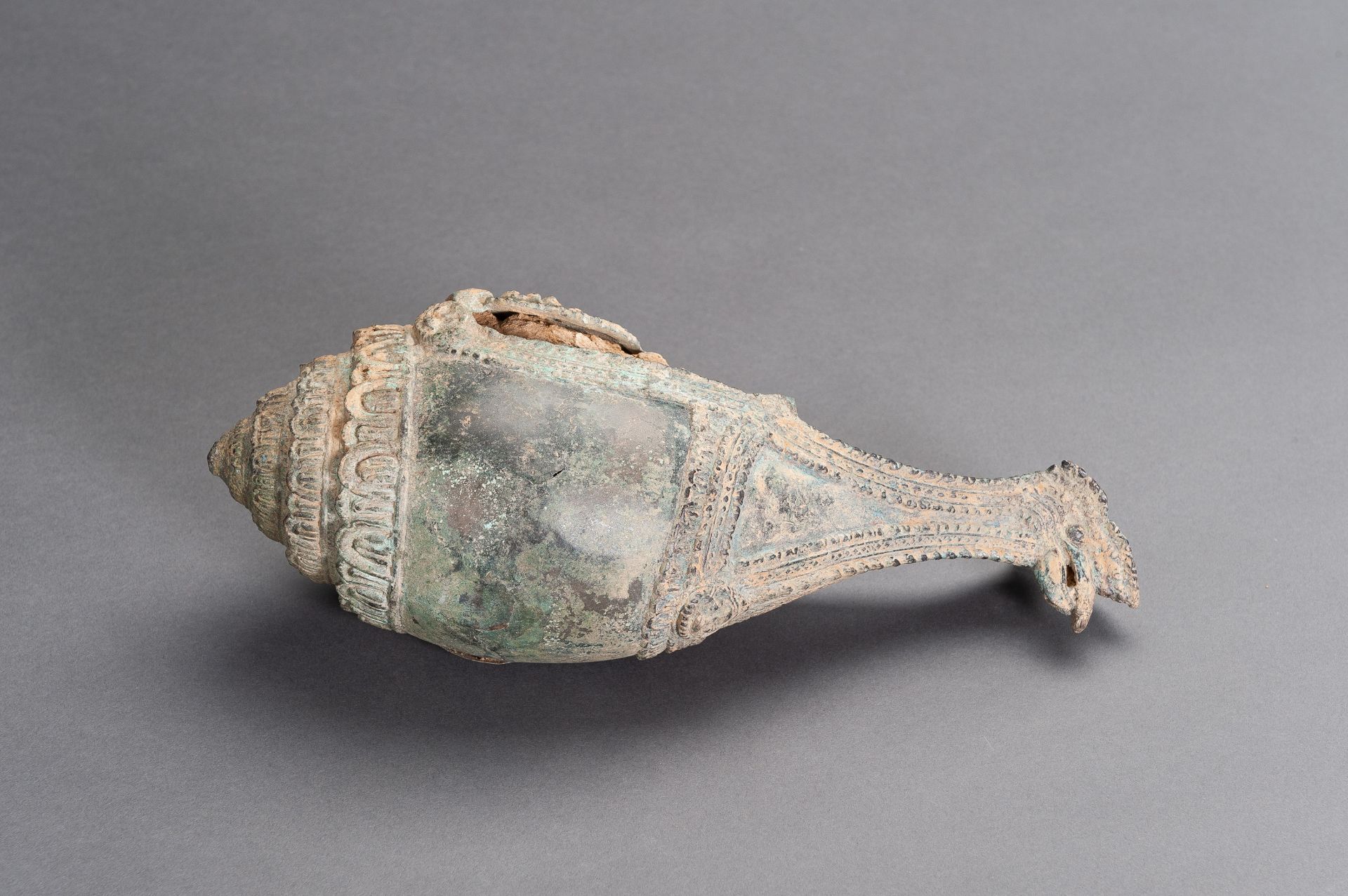 A LARGE 'BIRD SHAPE' BRONZE KHMER CONCH SHELL - Image 9 of 10