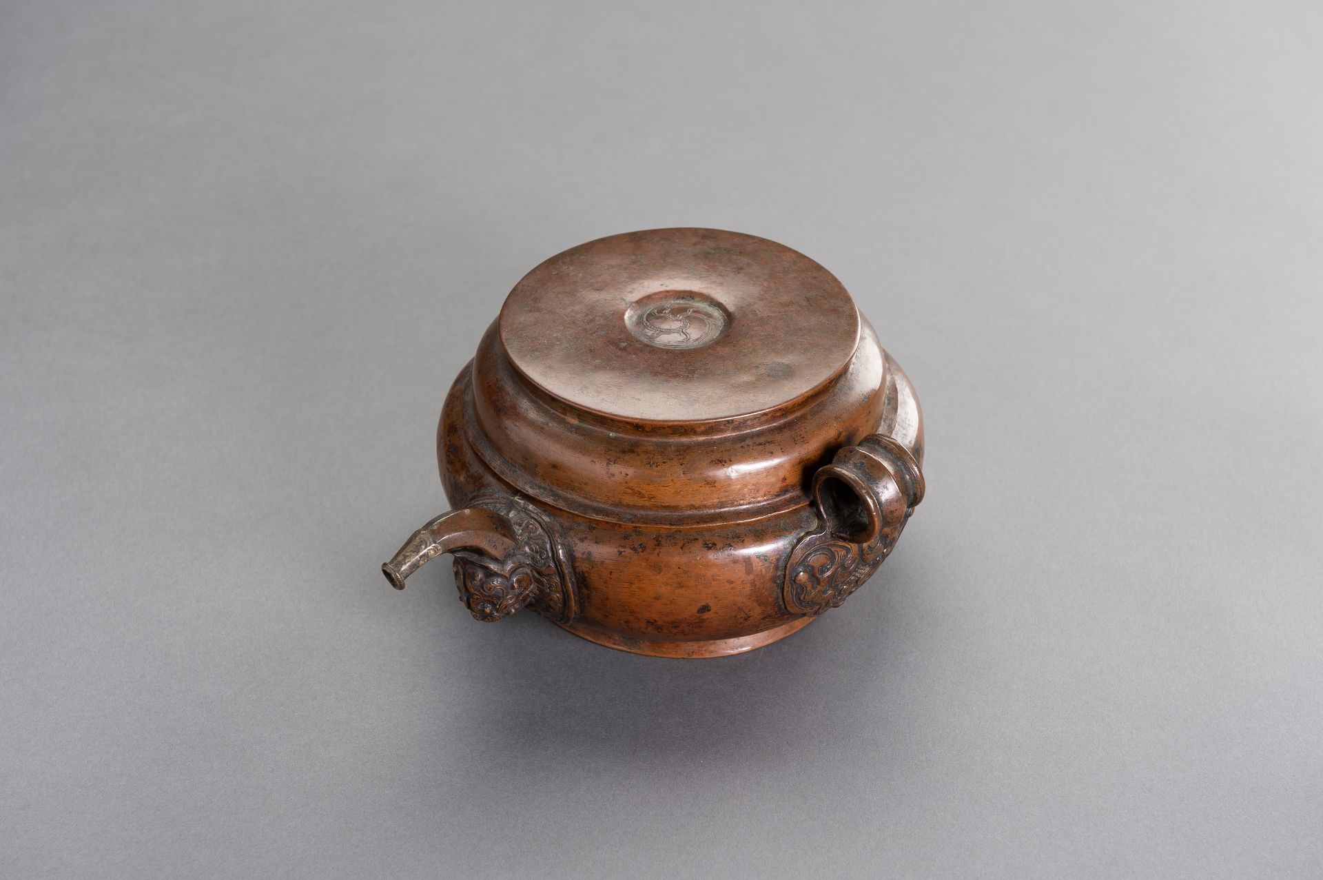 A RITUAL TIBETAN COPPER WATERPOT - Image 2 of 12