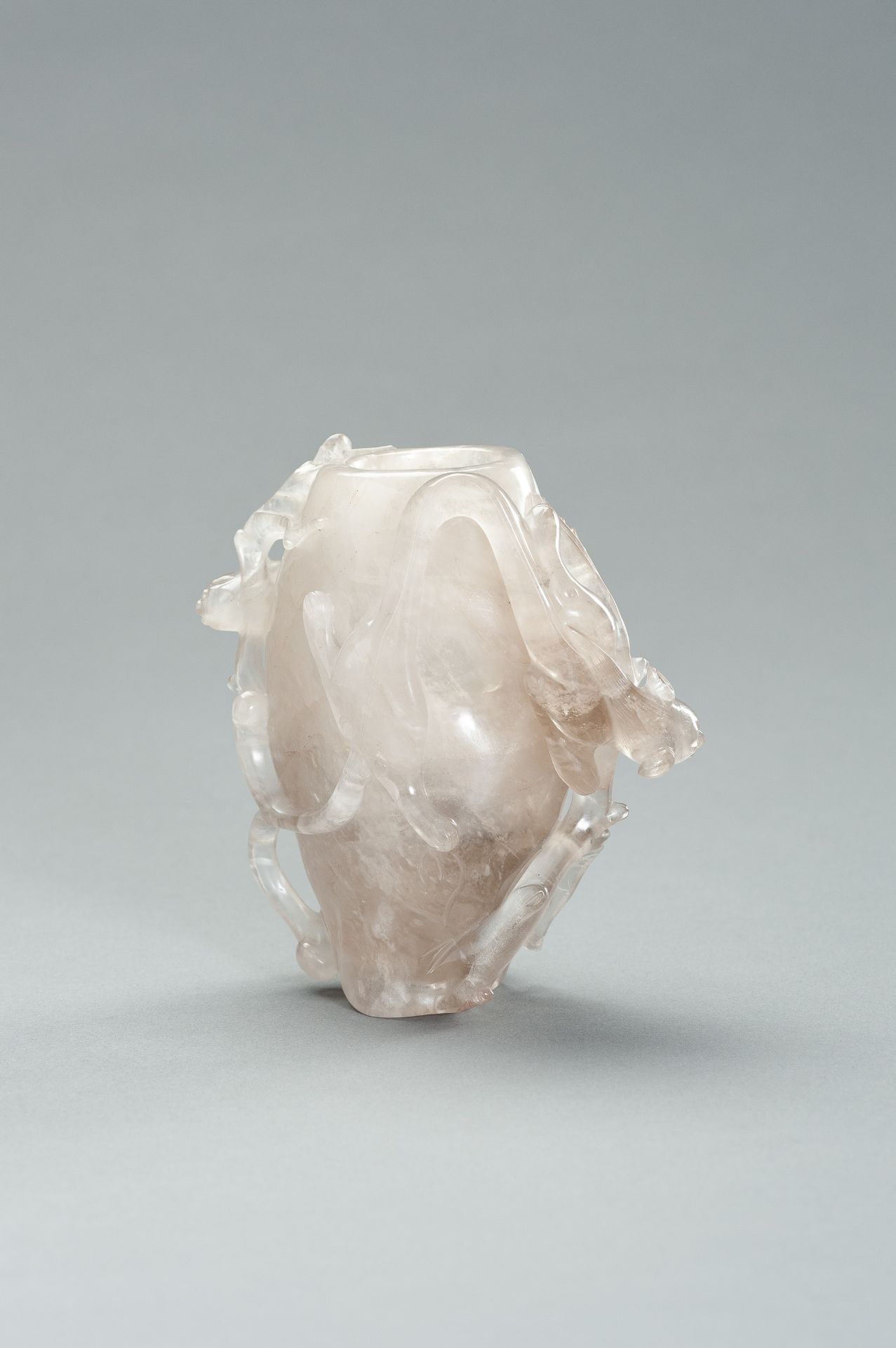 A FINE ROCK CRYSTAL "CHILONG" VASE - Image 5 of 10