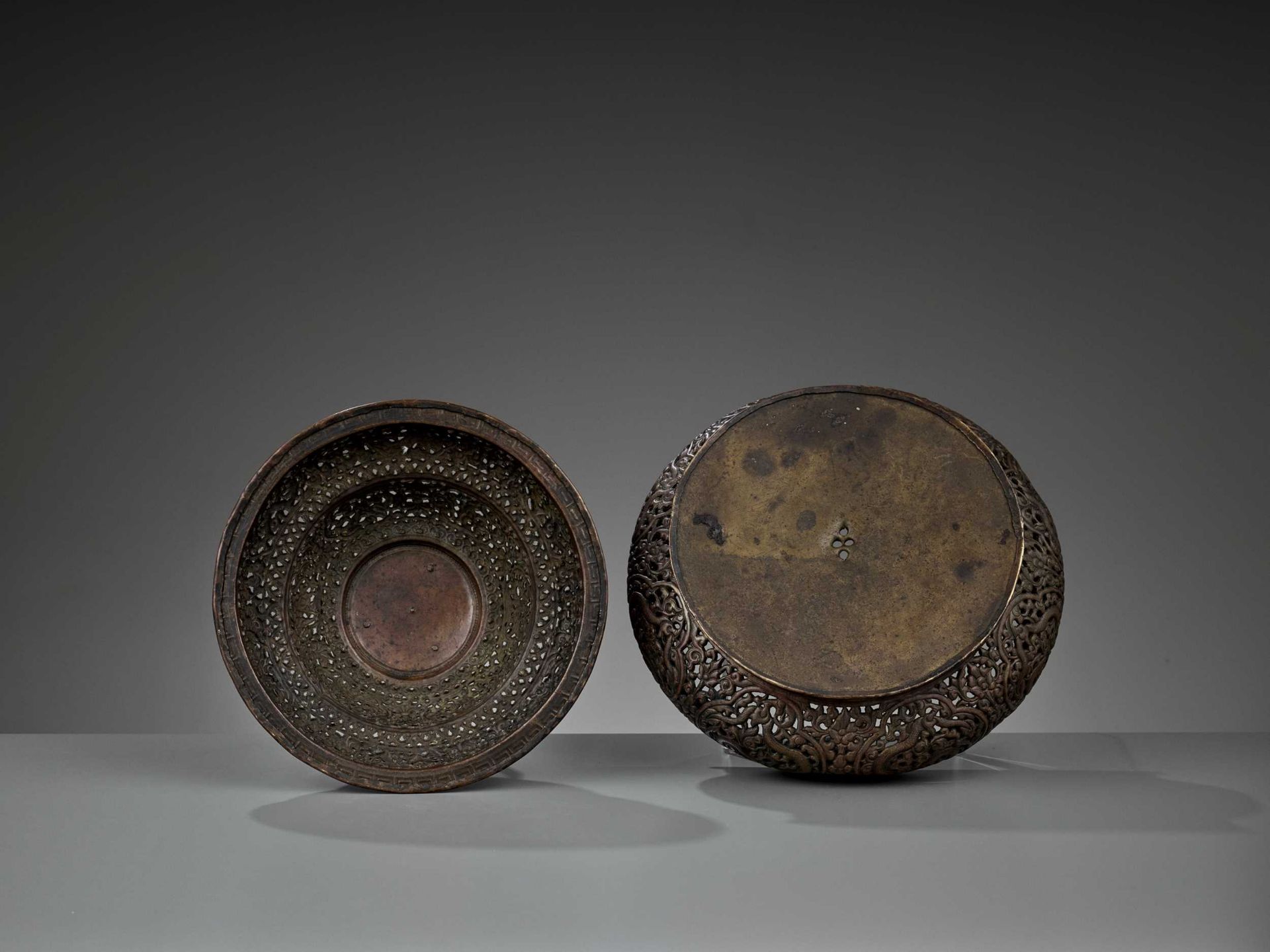 AN OPENWORK COPPER-REPOUSSE CENSER AND COVER, LATE MING TO EARLY QING - Image 9 of 9